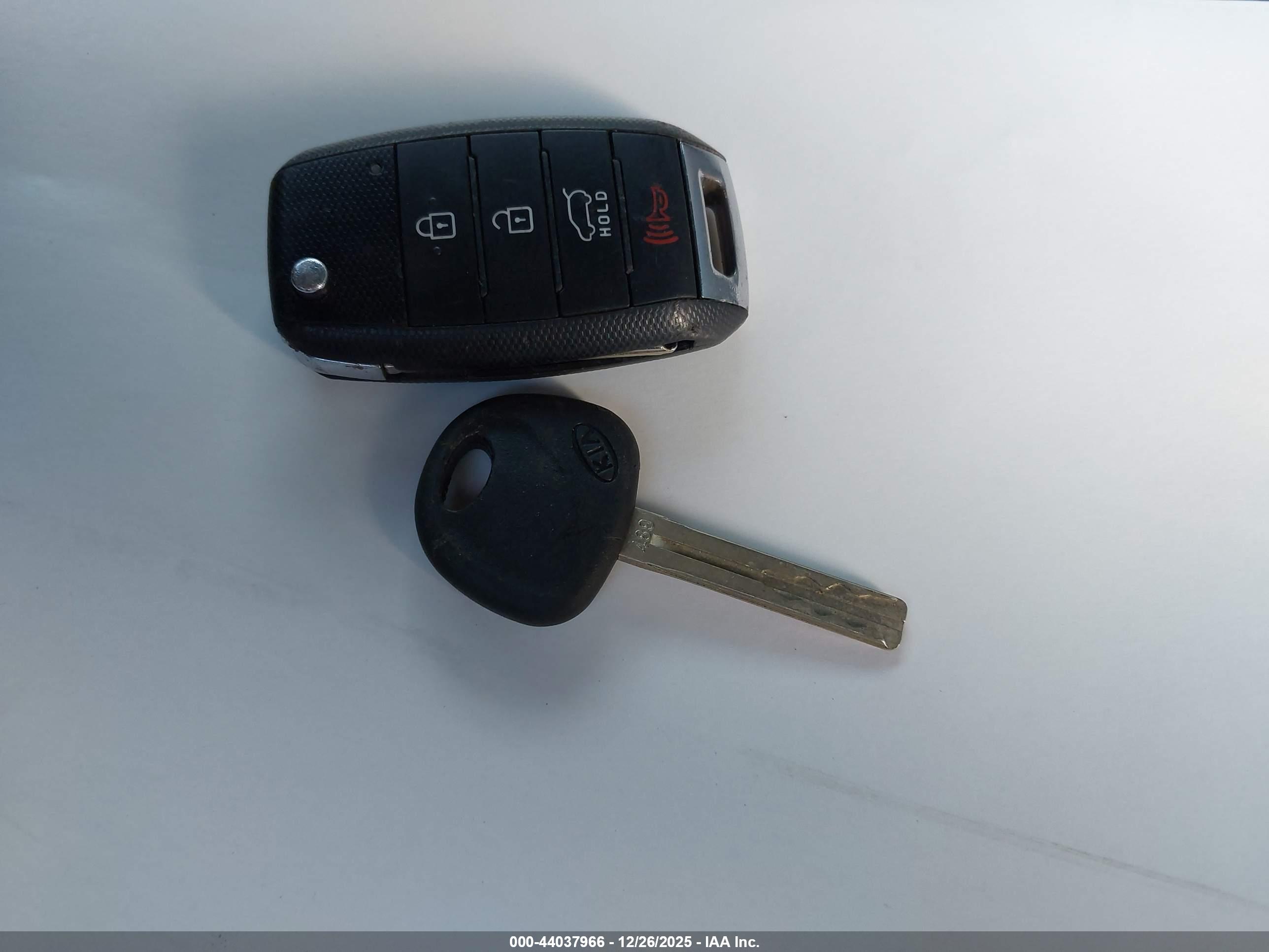 KIA SORENTO image 11
