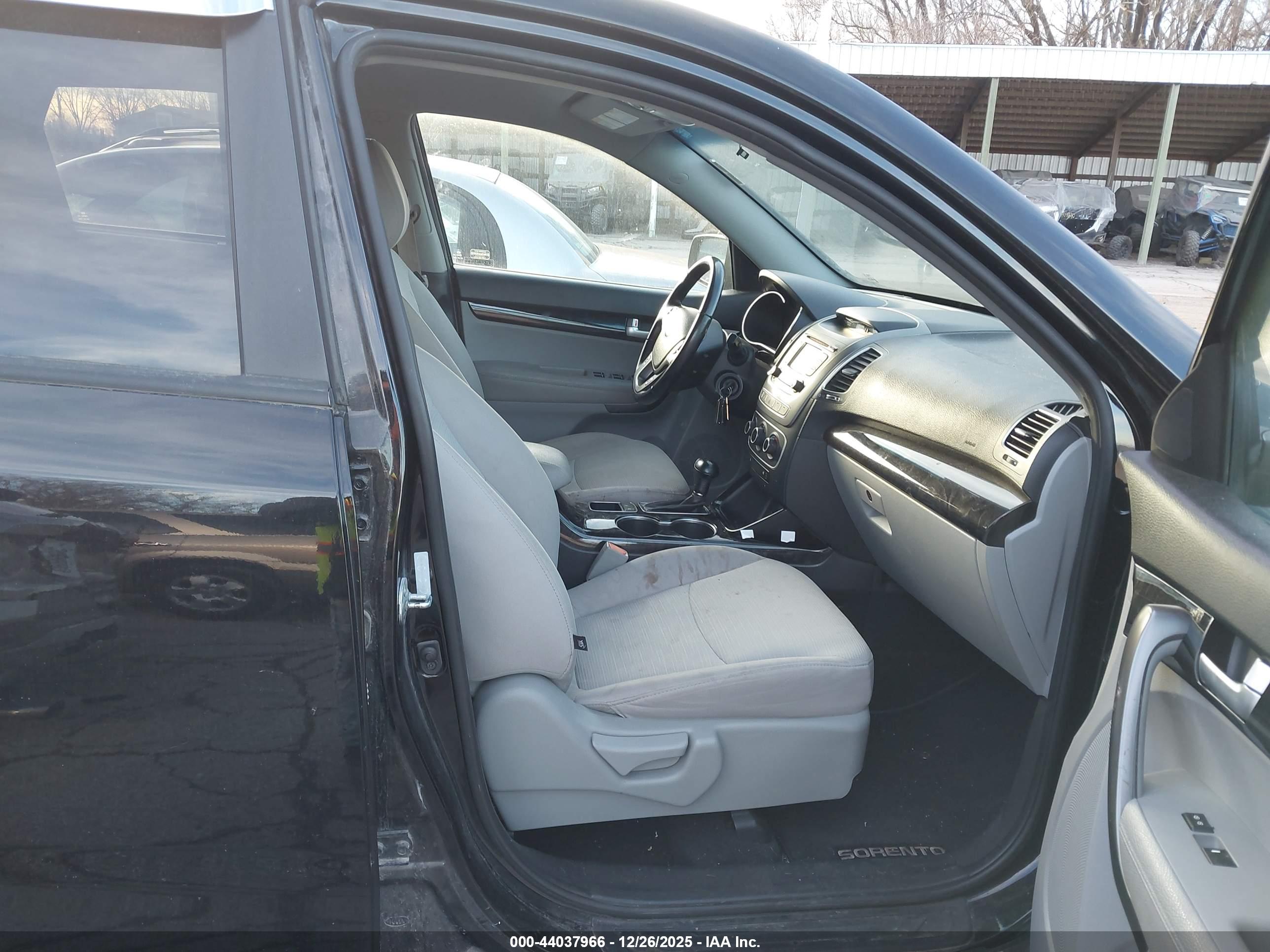 KIA SORENTO image 5