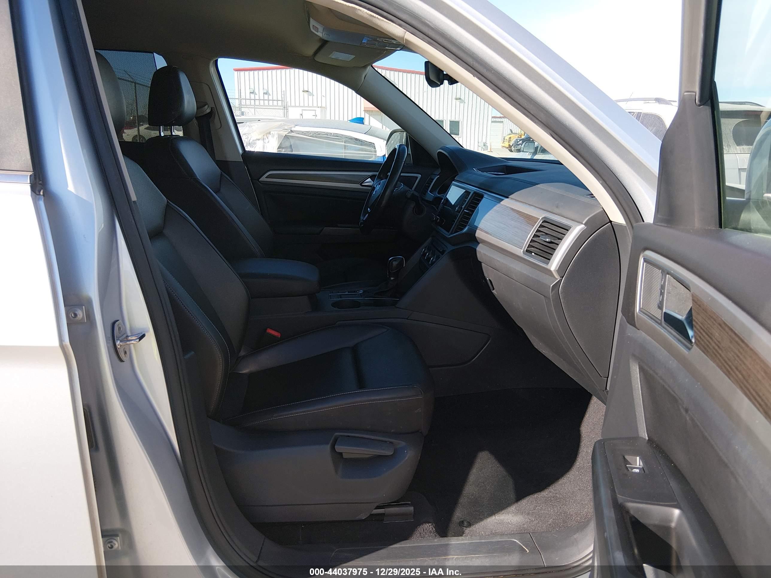 VOLKSWAGEN ATLAS image 5