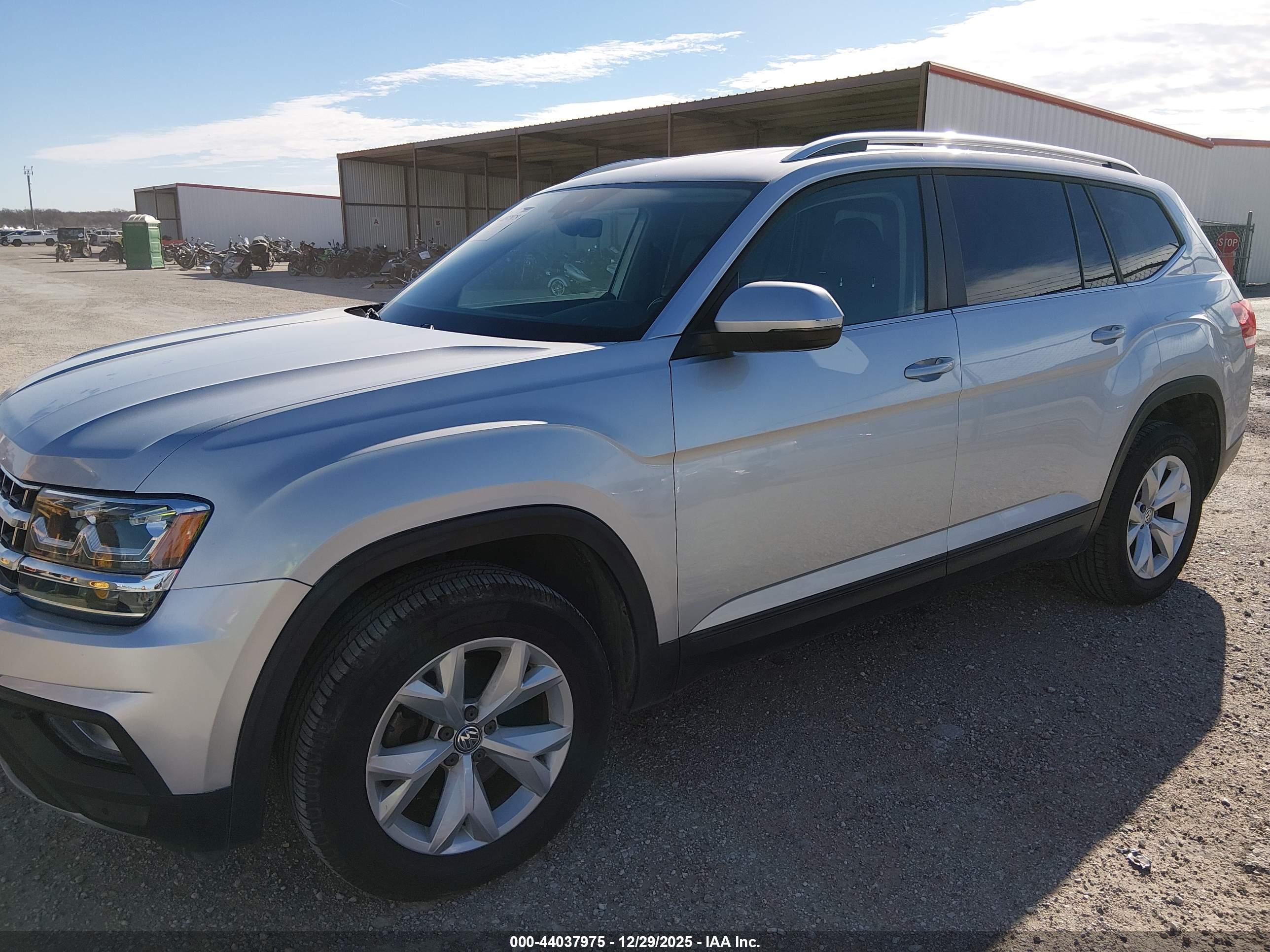 VOLKSWAGEN ATLAS image 6