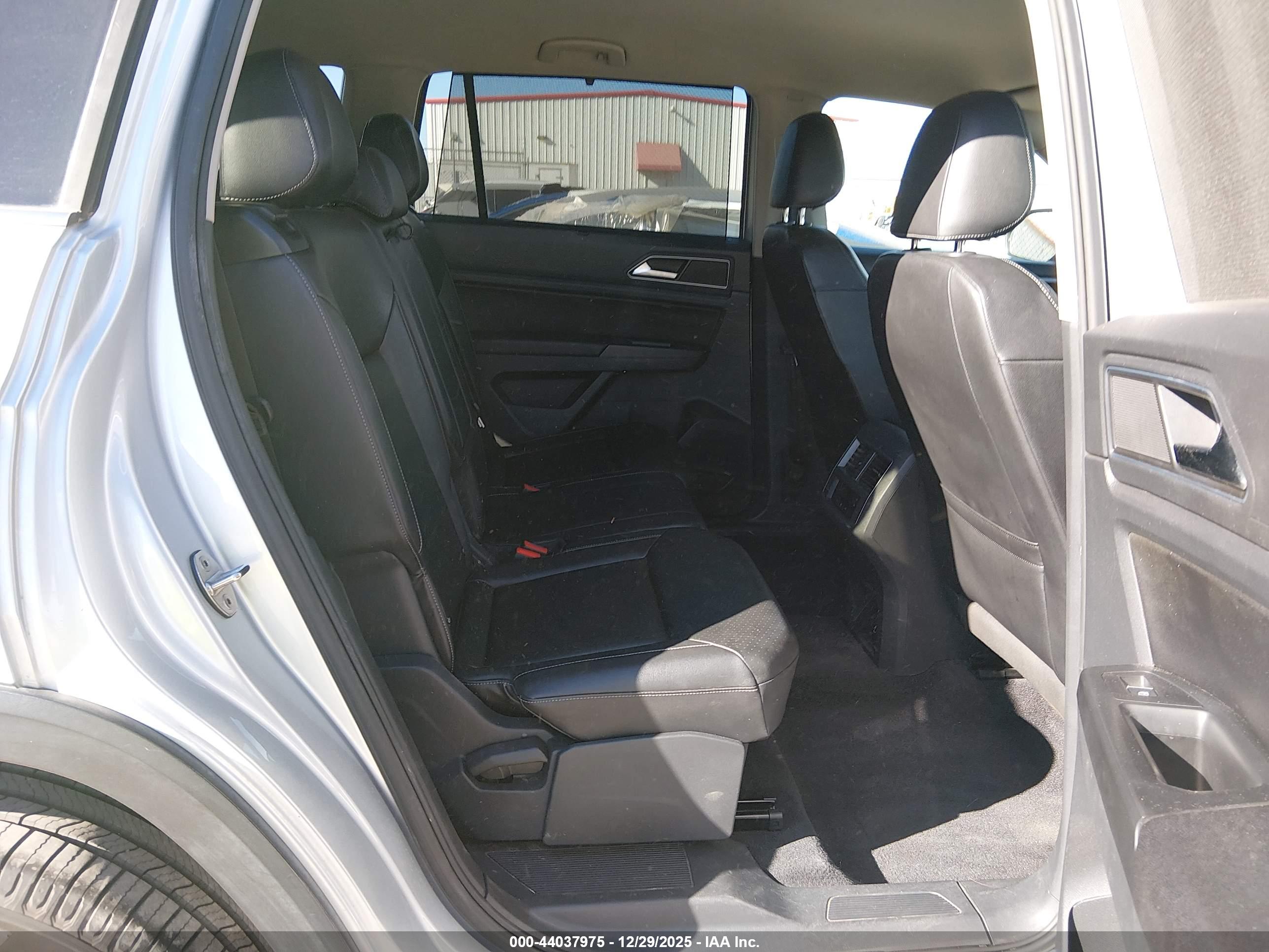 VOLKSWAGEN ATLAS image 8