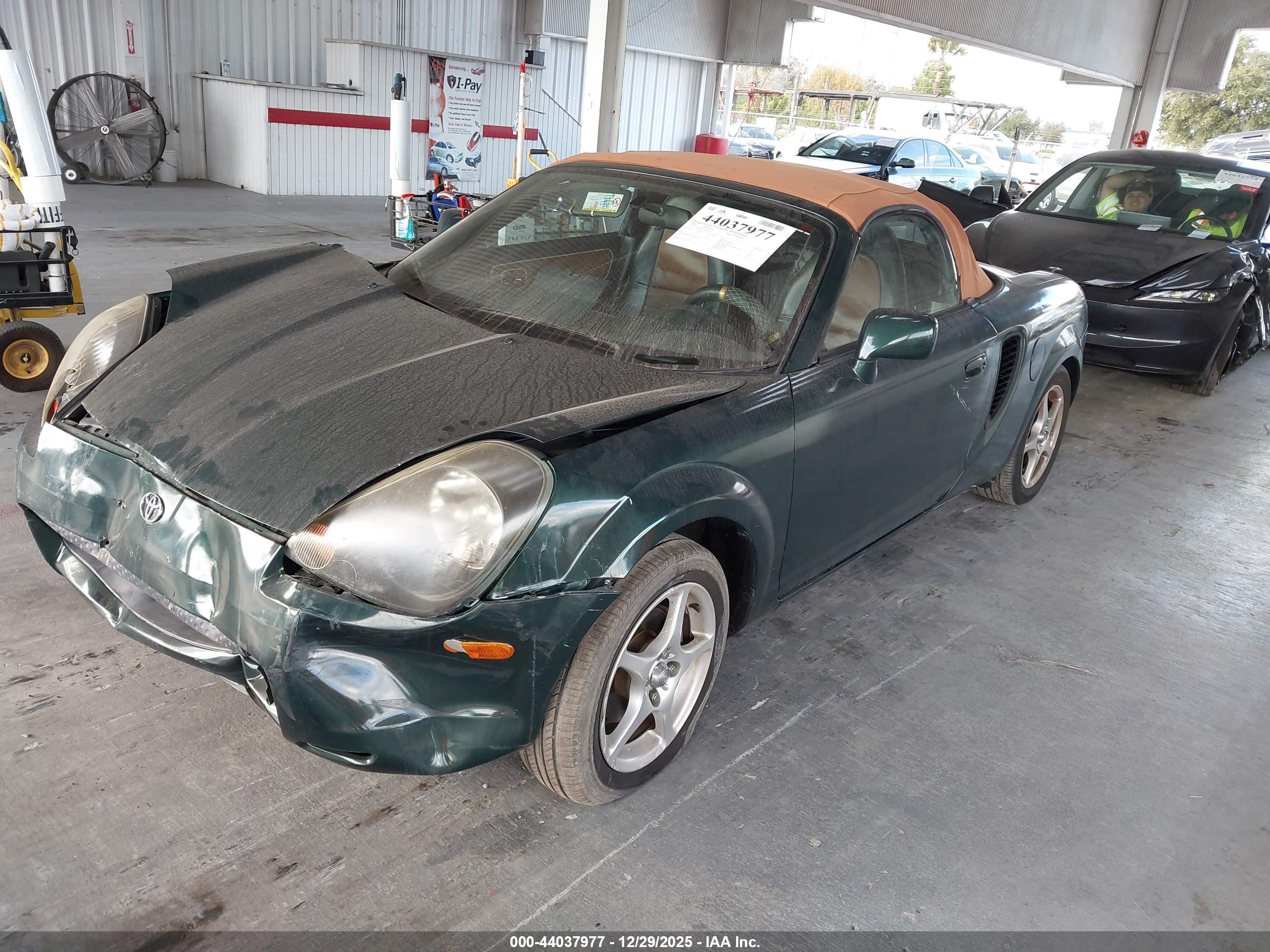 TOYOTA MR2 image 2