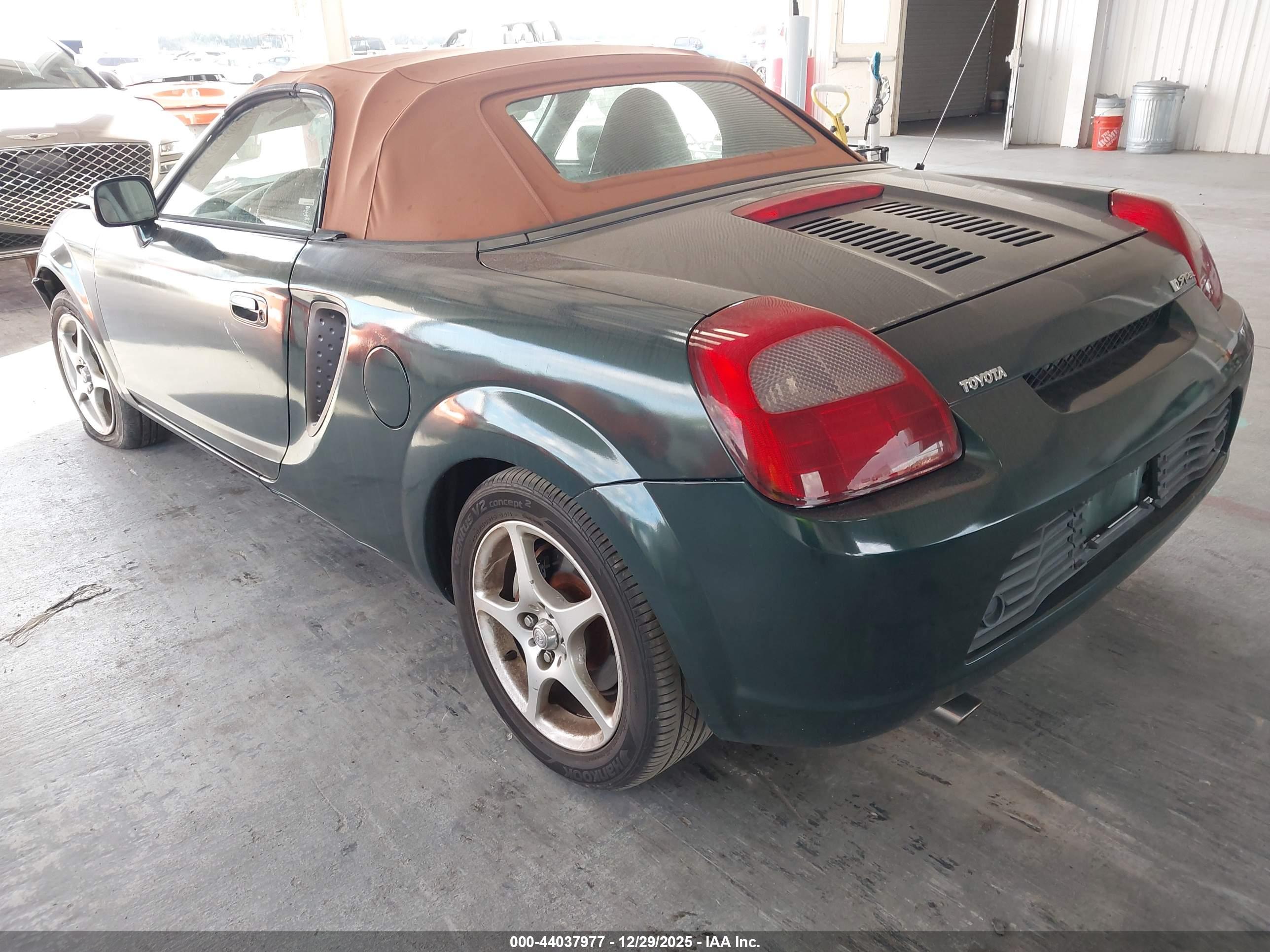 TOYOTA MR2 image 3