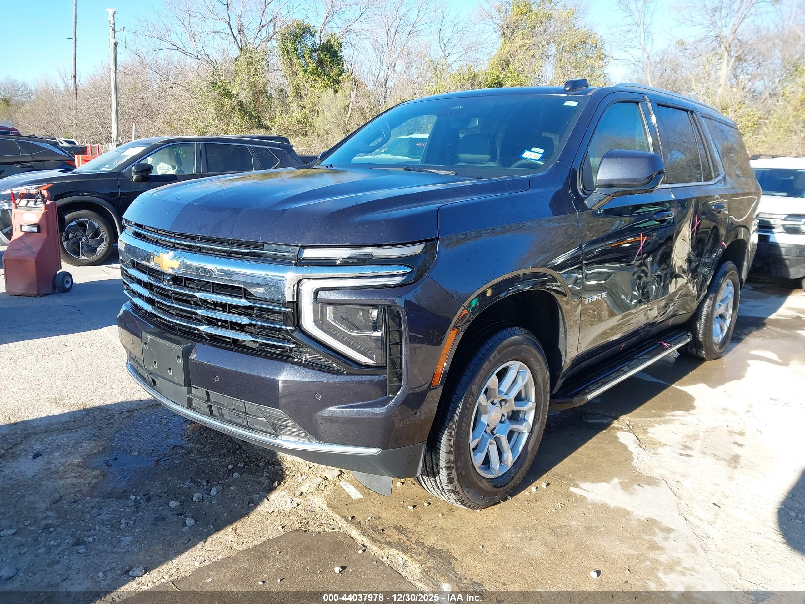 CHEVROLET TAHOE image 2