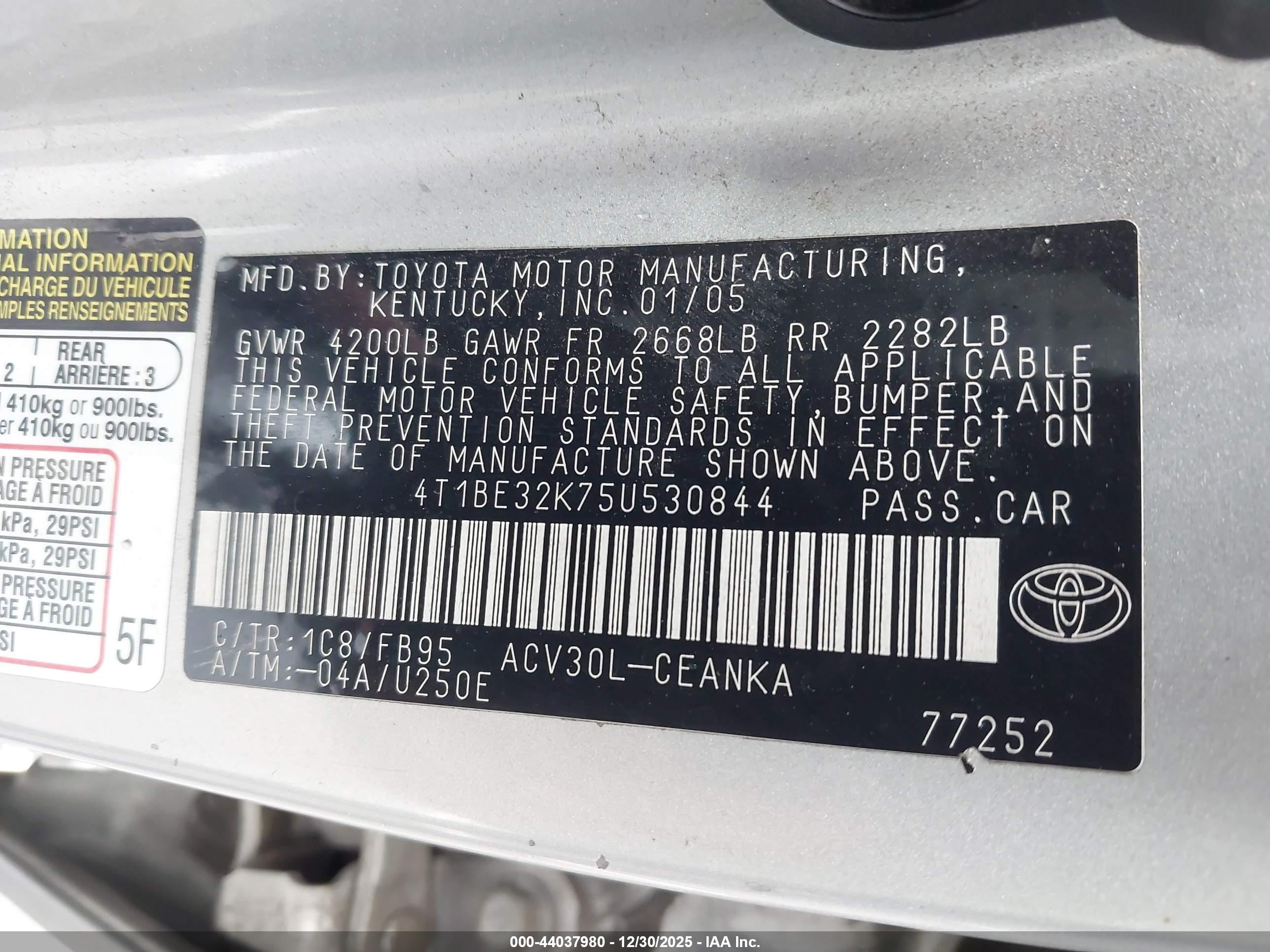 TOYOTA CAMRY image 9
