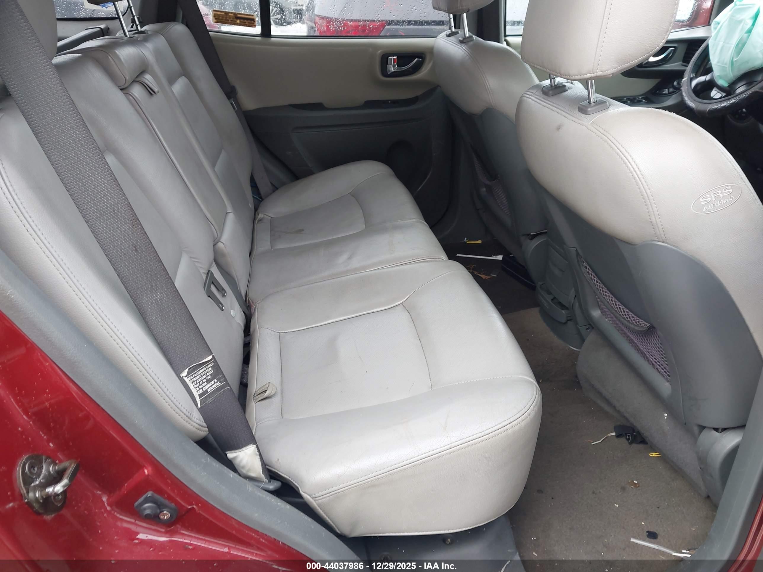 HYUNDAI SANTA image 8