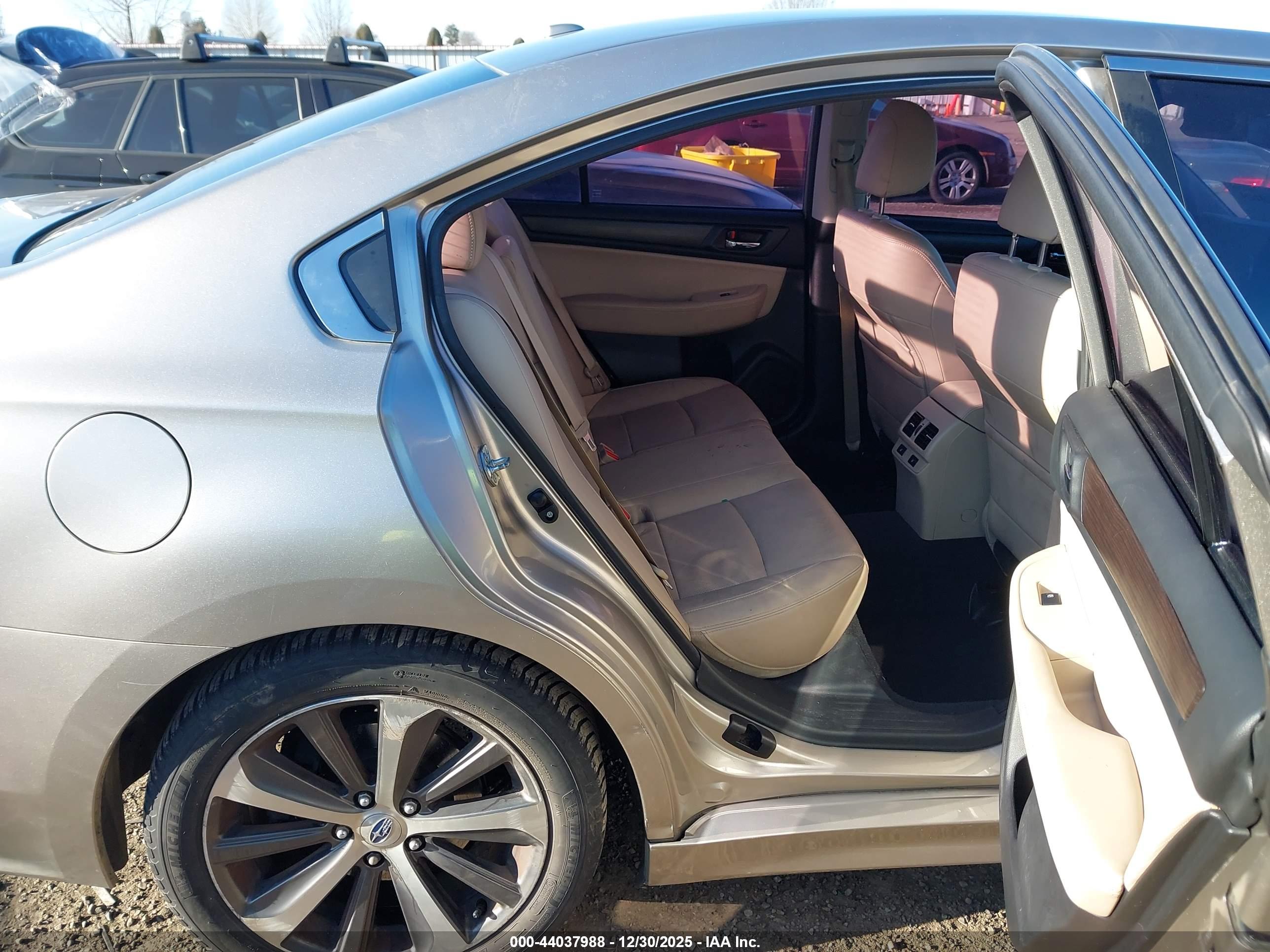 SUBARU LEGACY image 8