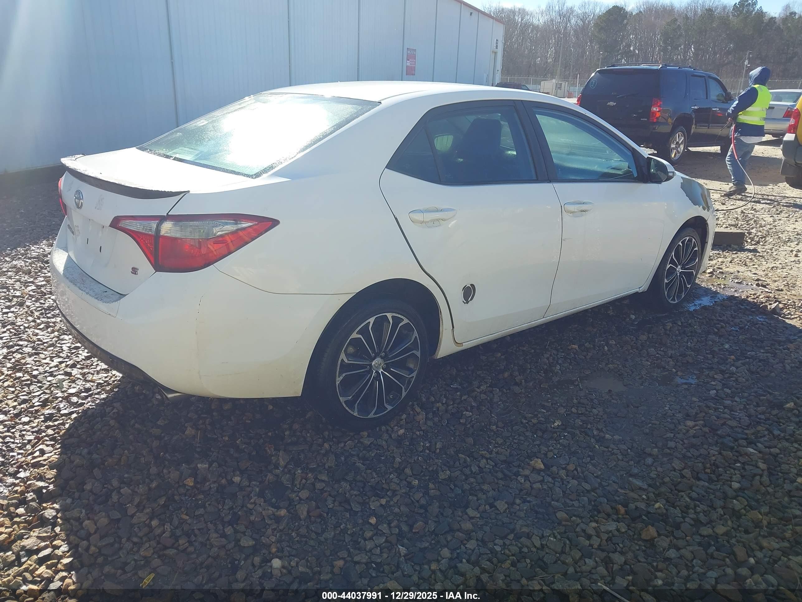 TOYOTA COROLLA image 4