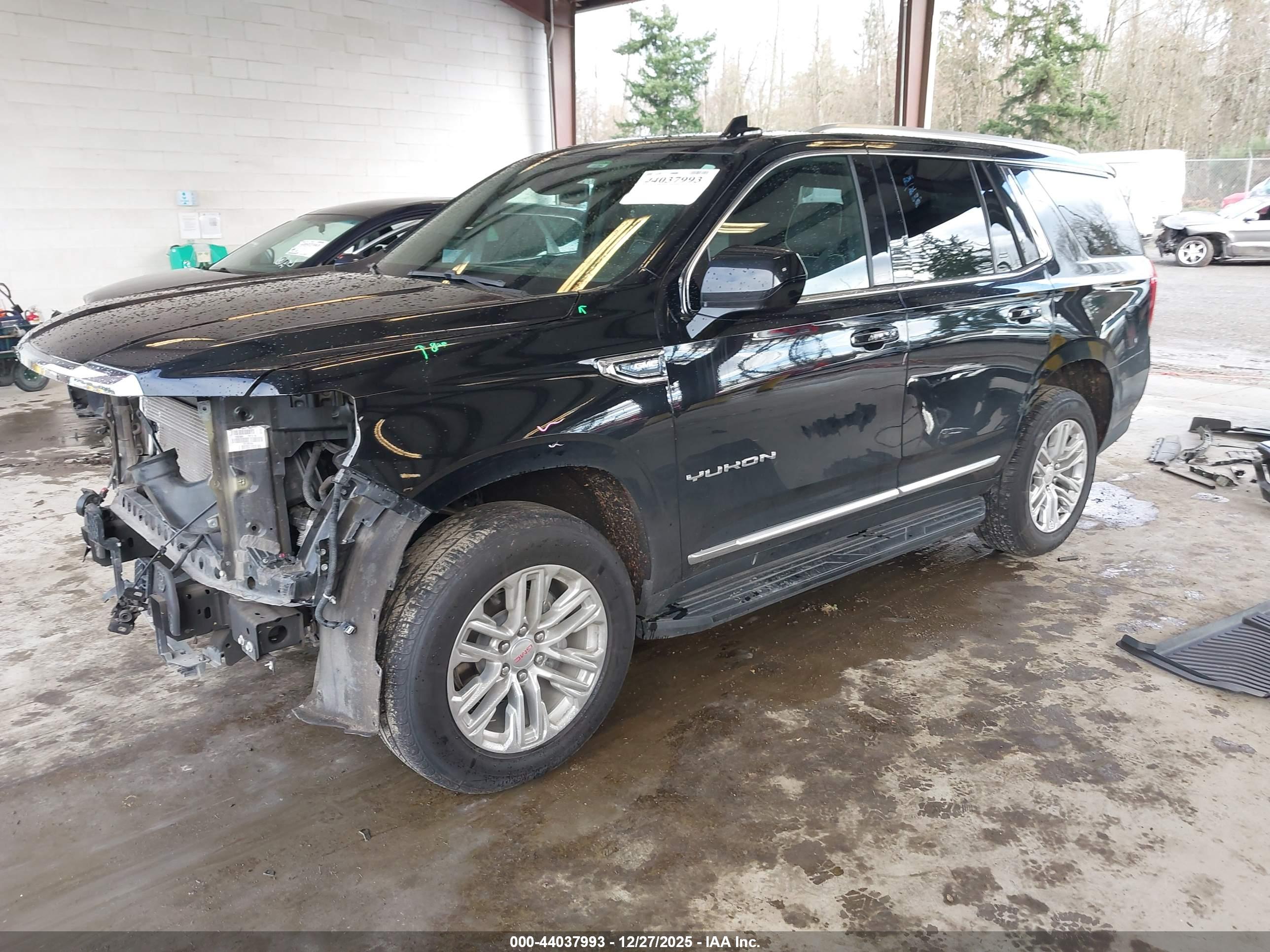 GMC YUKON image 2