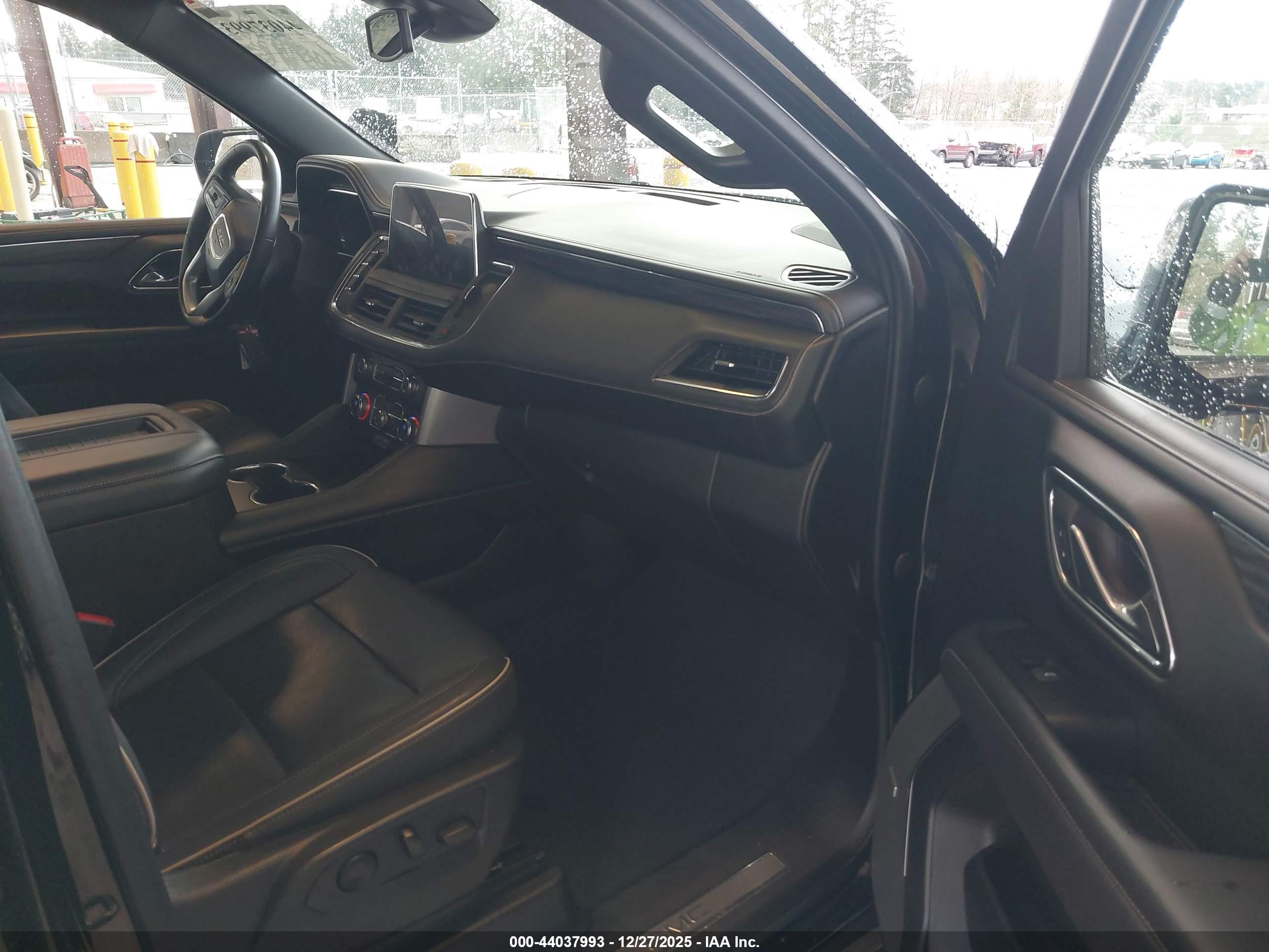 GMC YUKON image 5