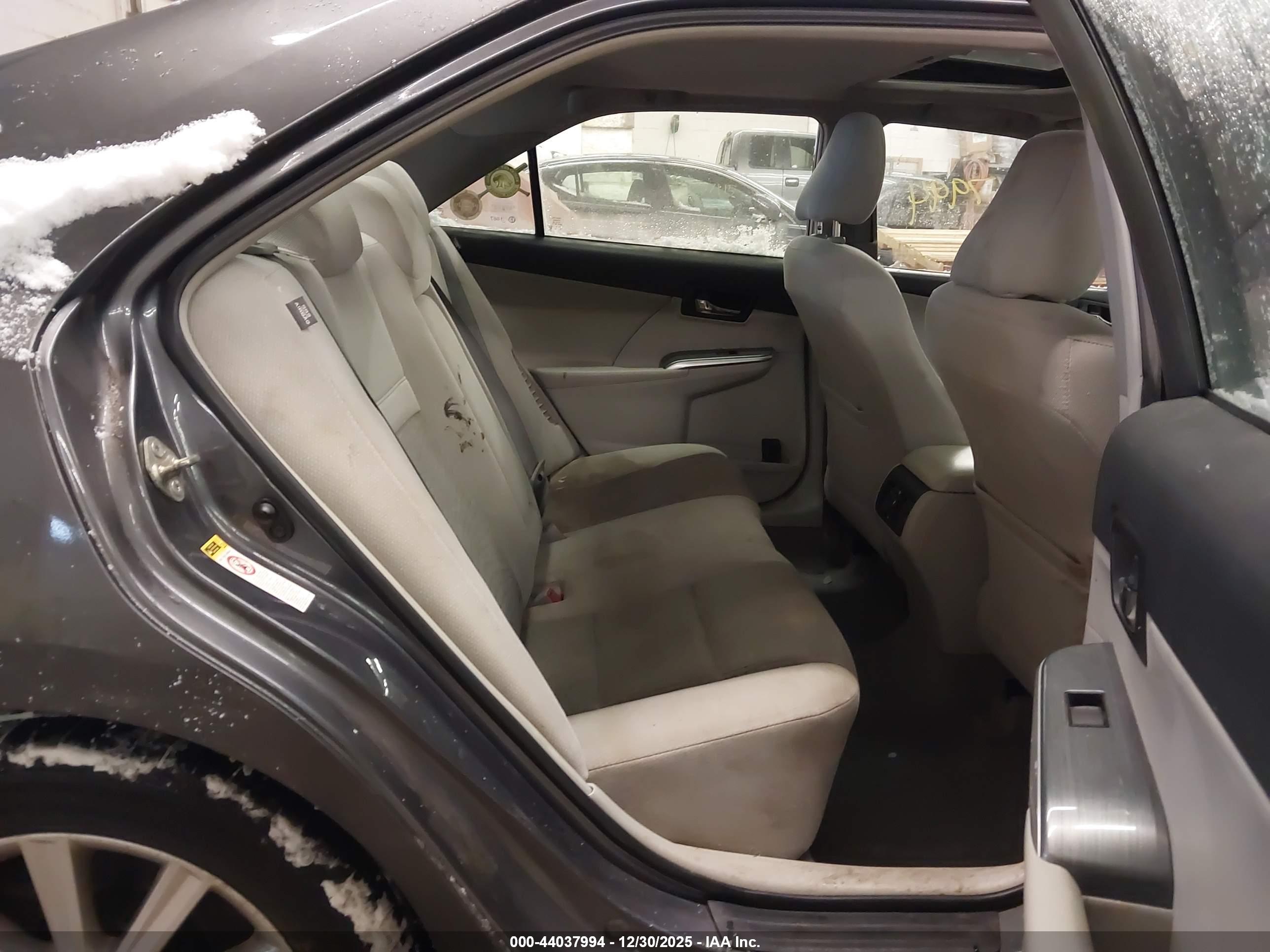 TOYOTA CAMRY image 8