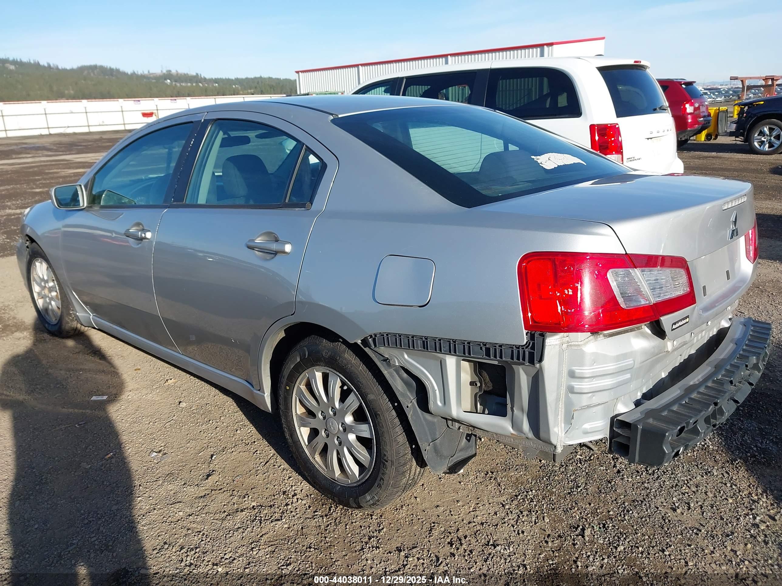 MITSUBISHI GALANT image 3