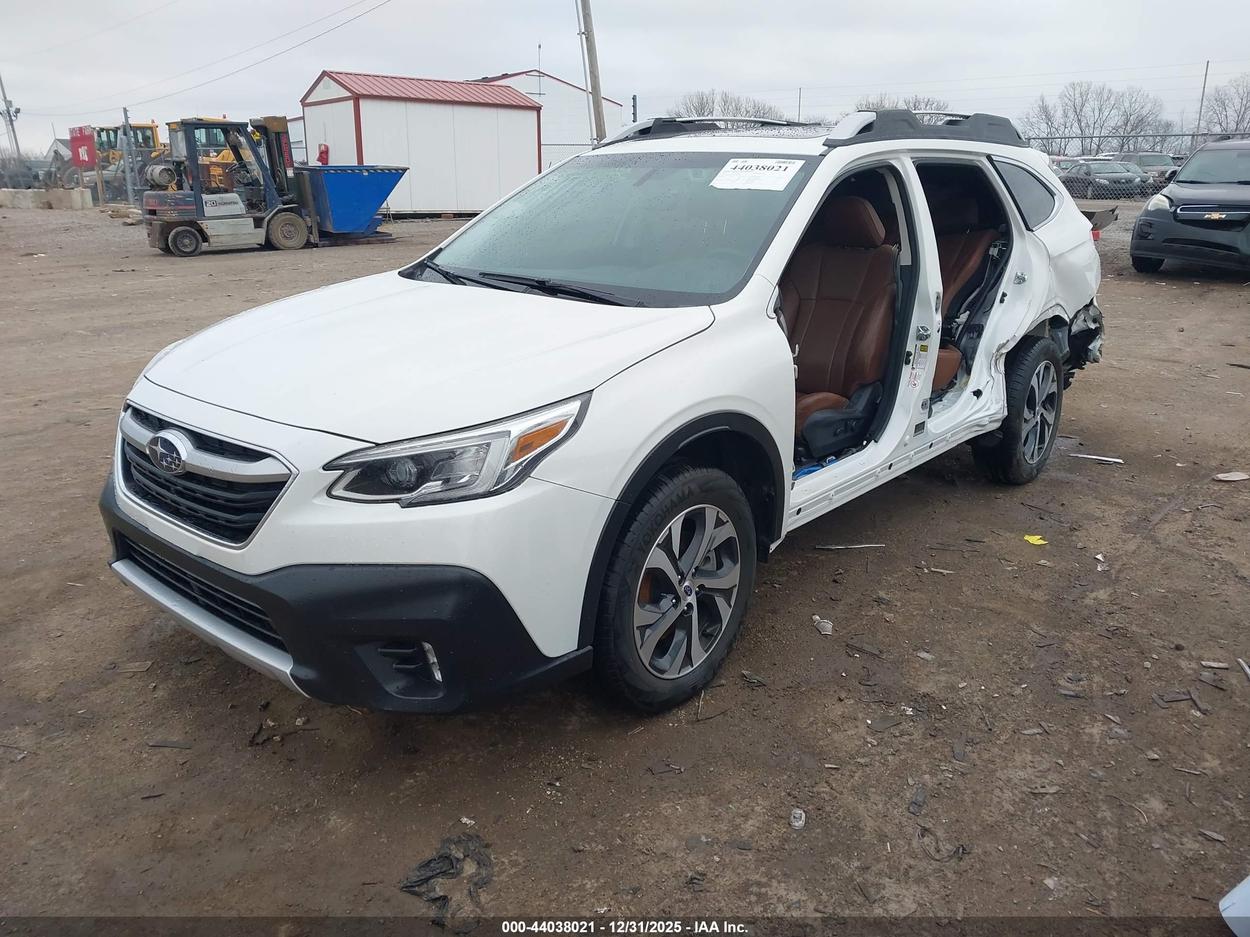 SUBARU OUTBACK image 2