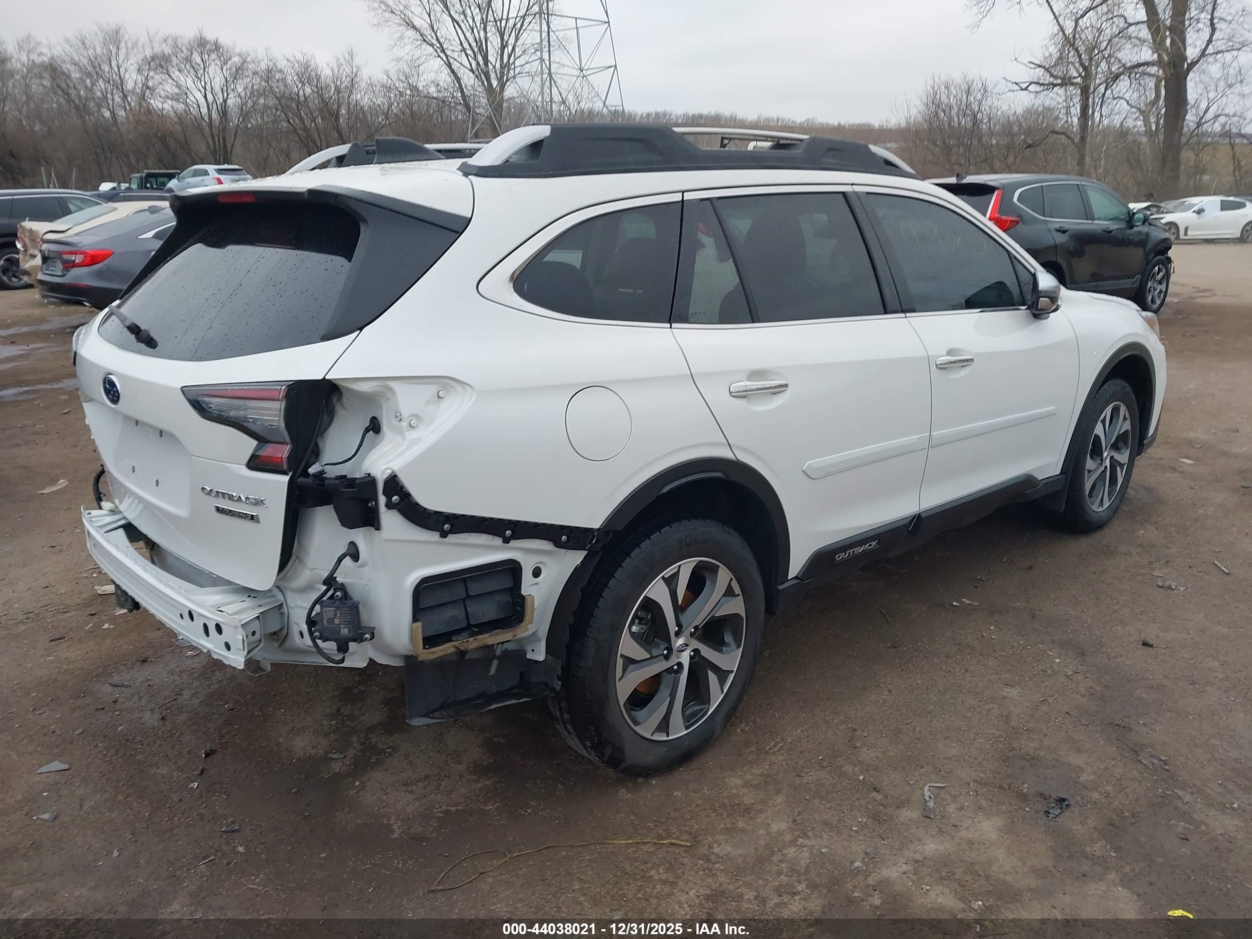 SUBARU OUTBACK image 4
