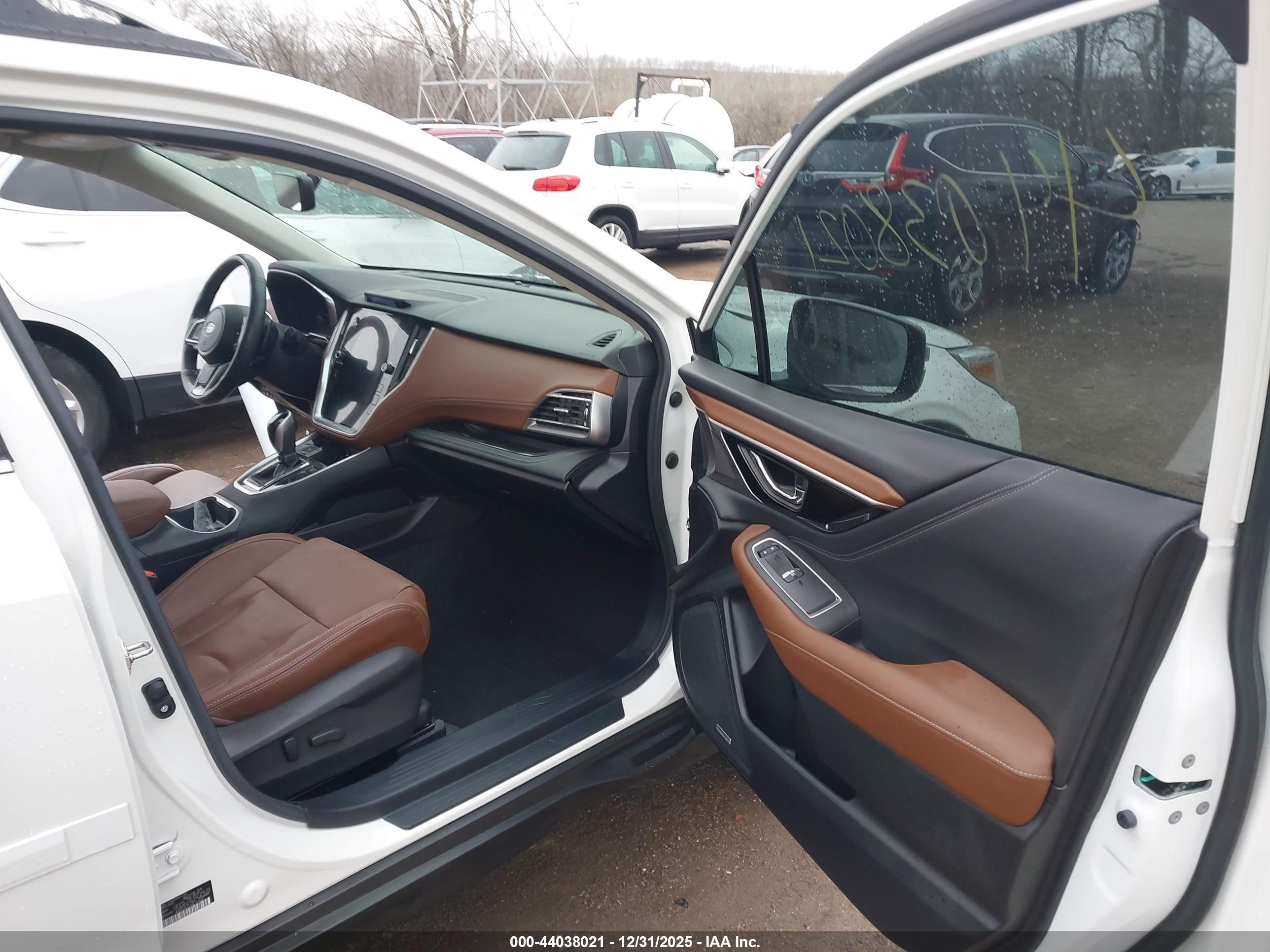 SUBARU OUTBACK image 5