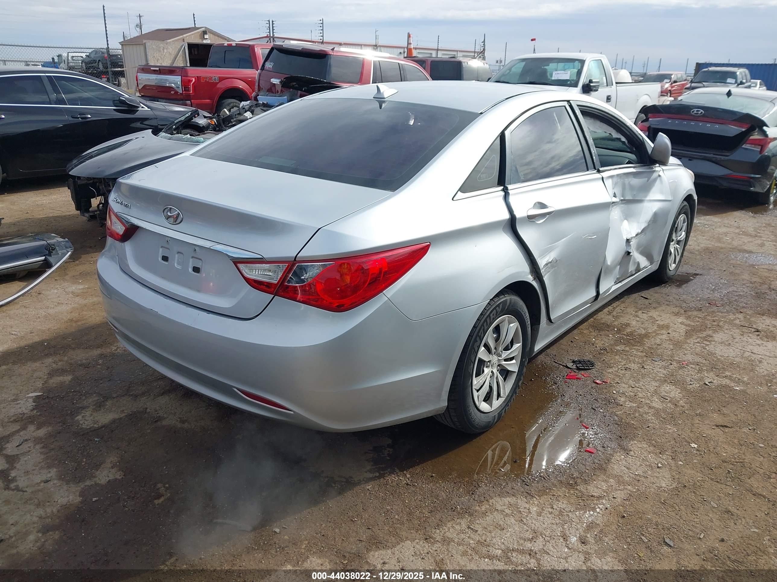 HYUNDAI SONATA image 4