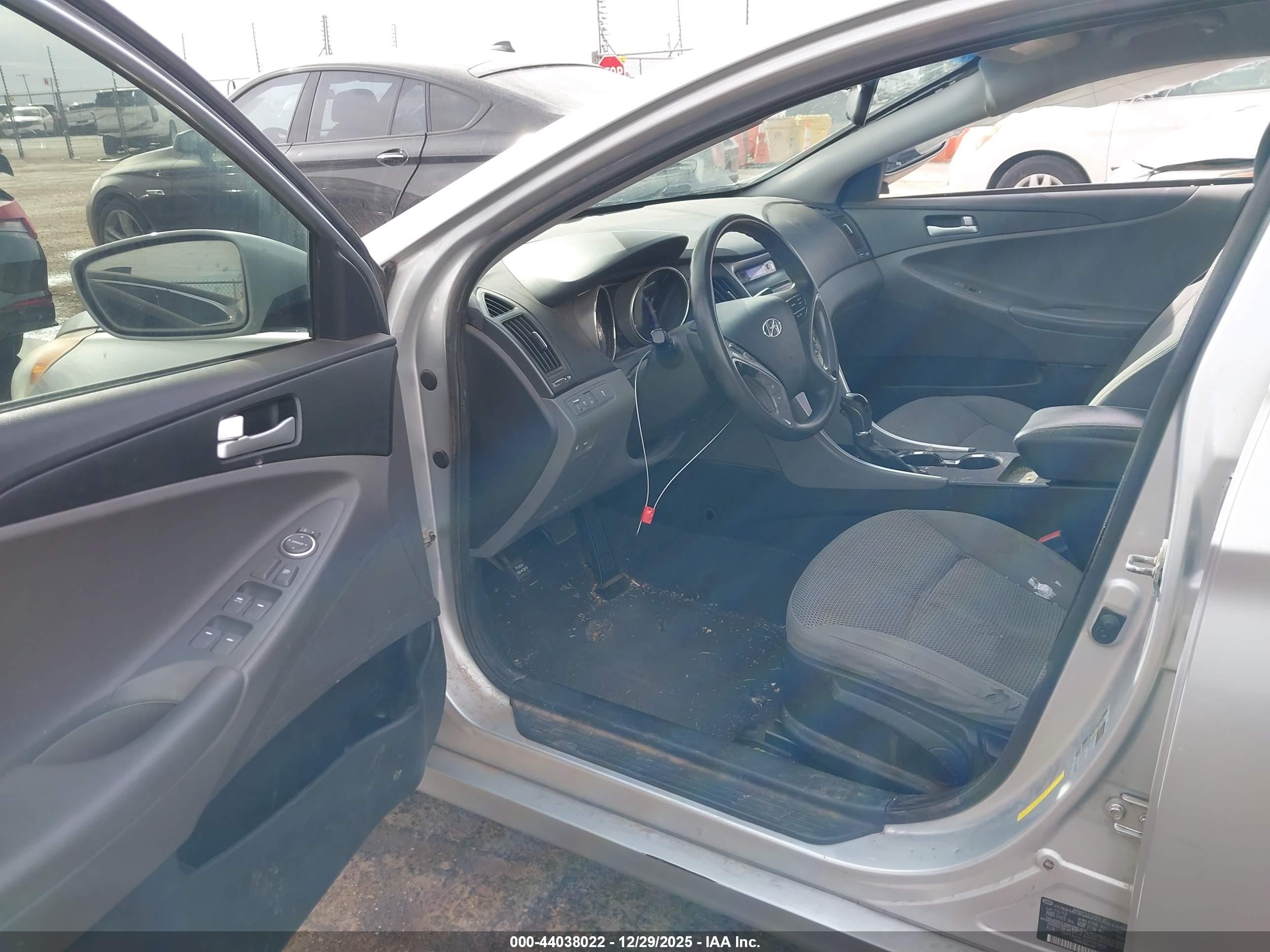 HYUNDAI SONATA image 5