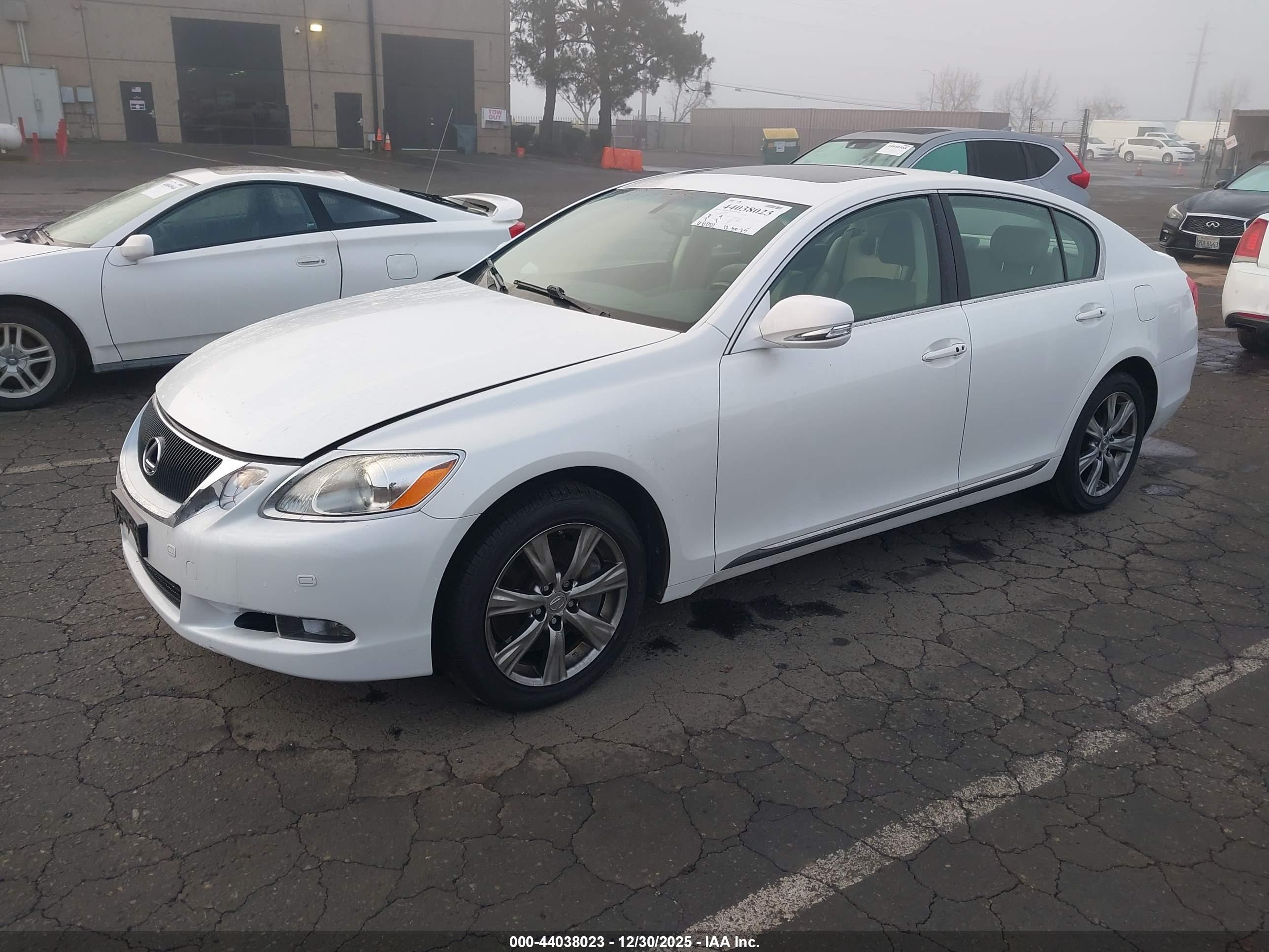 LEXUS GS image 2