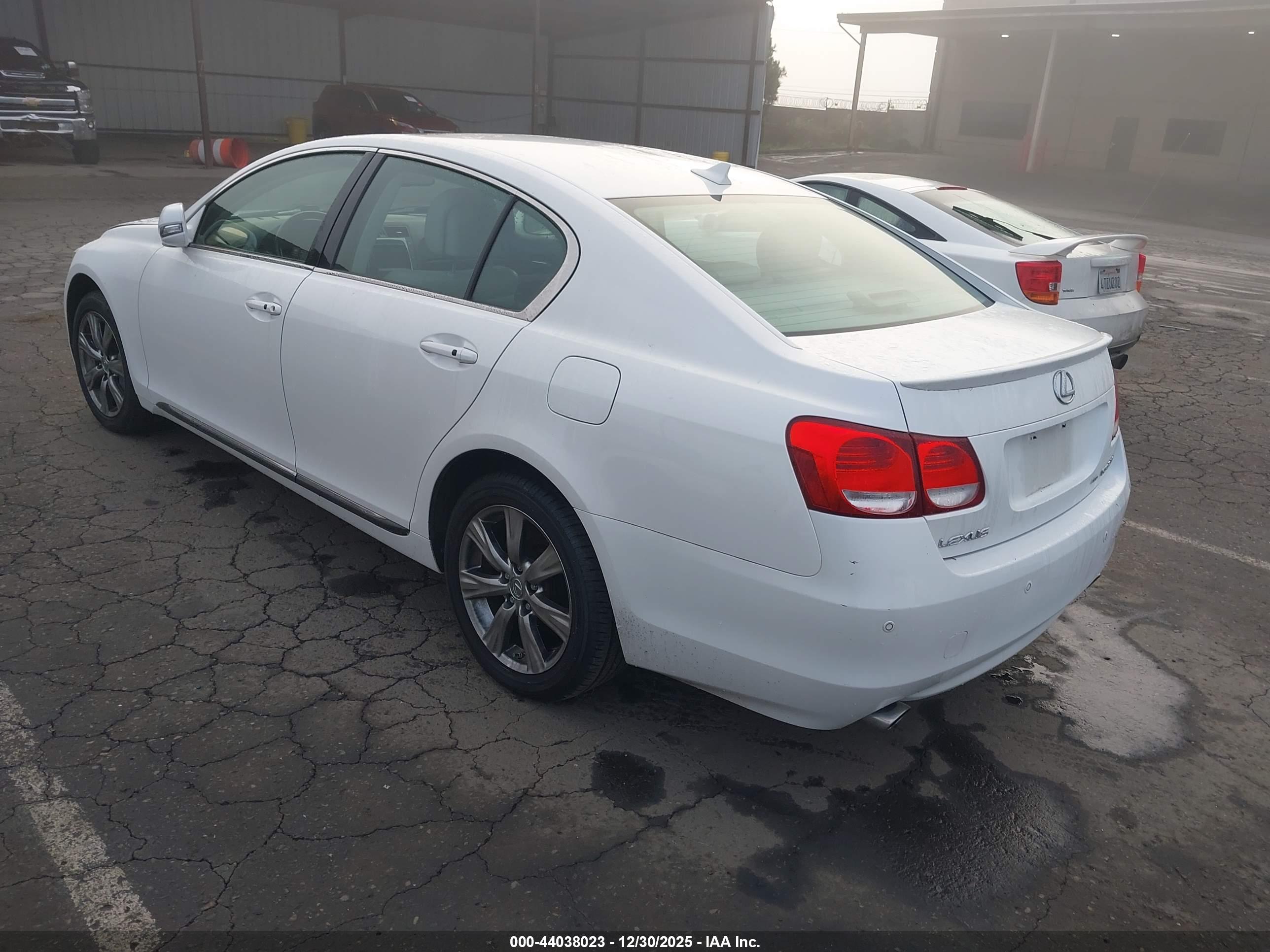 LEXUS GS image 3