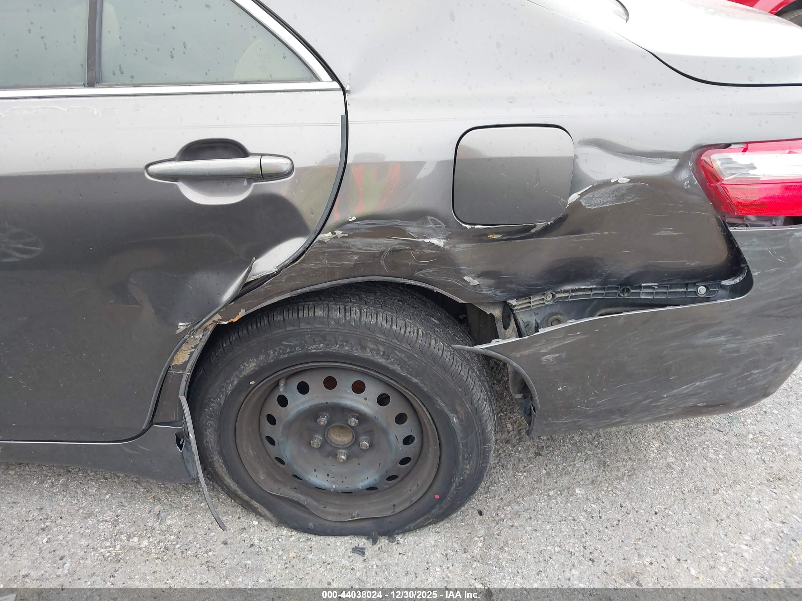 TOYOTA CAMRY image 6