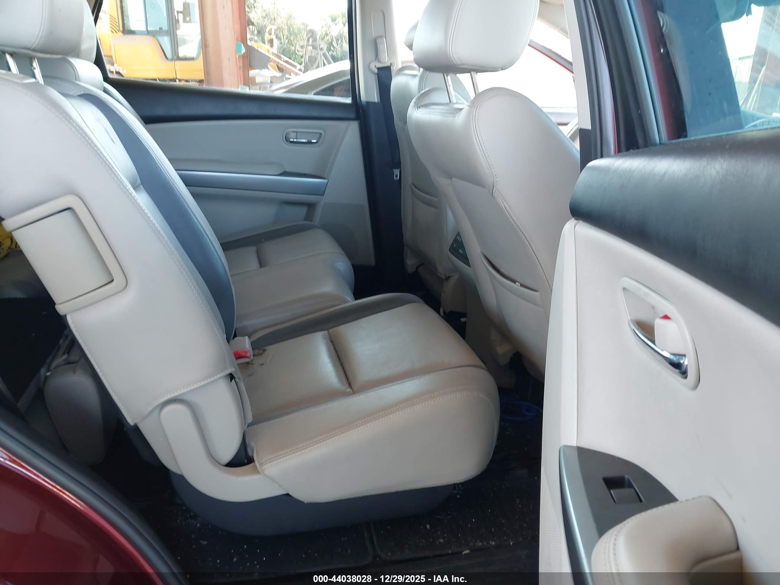 MAZDA CX-9 image 8