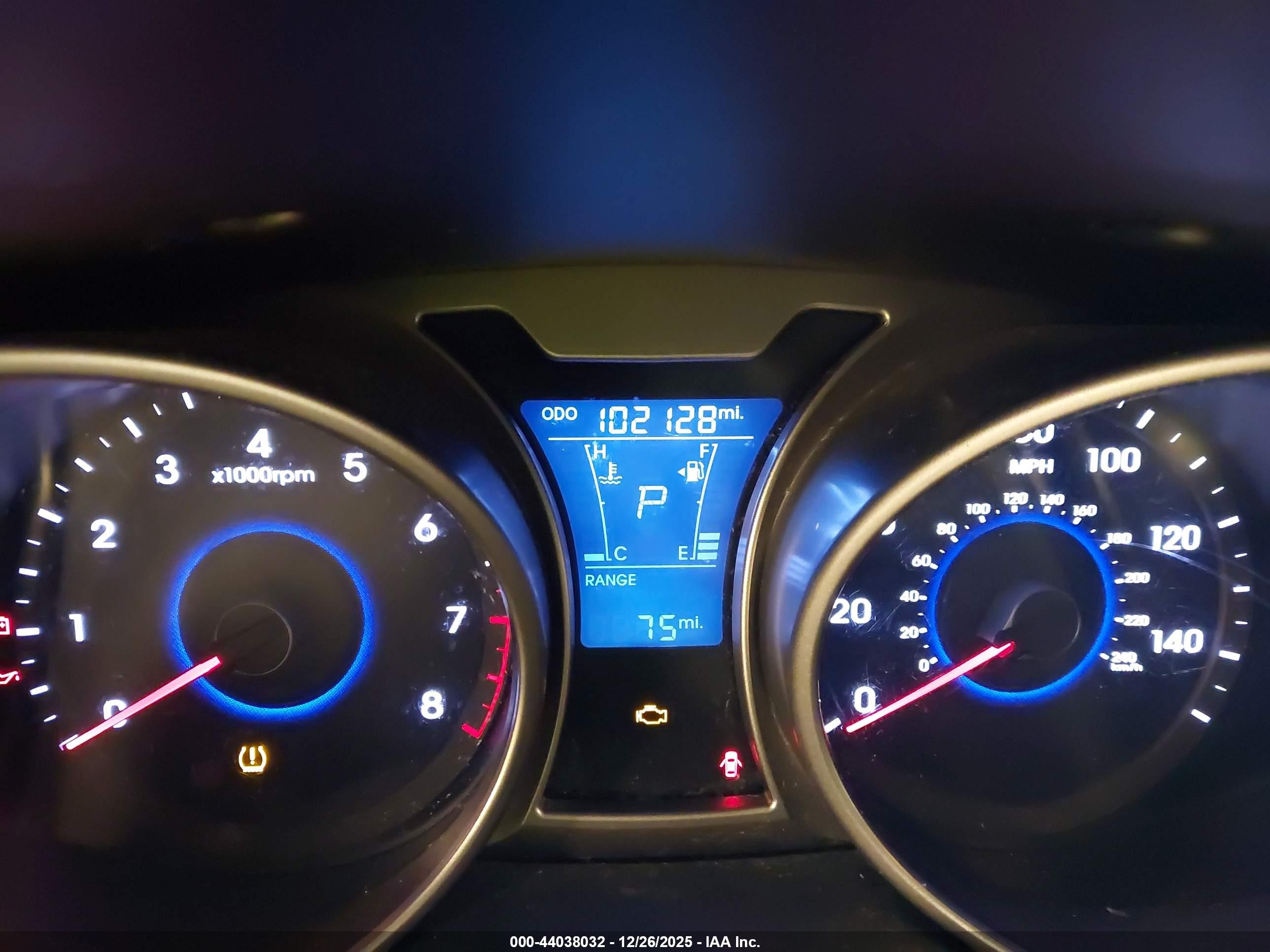 HYUNDAI VELOSTER image 7