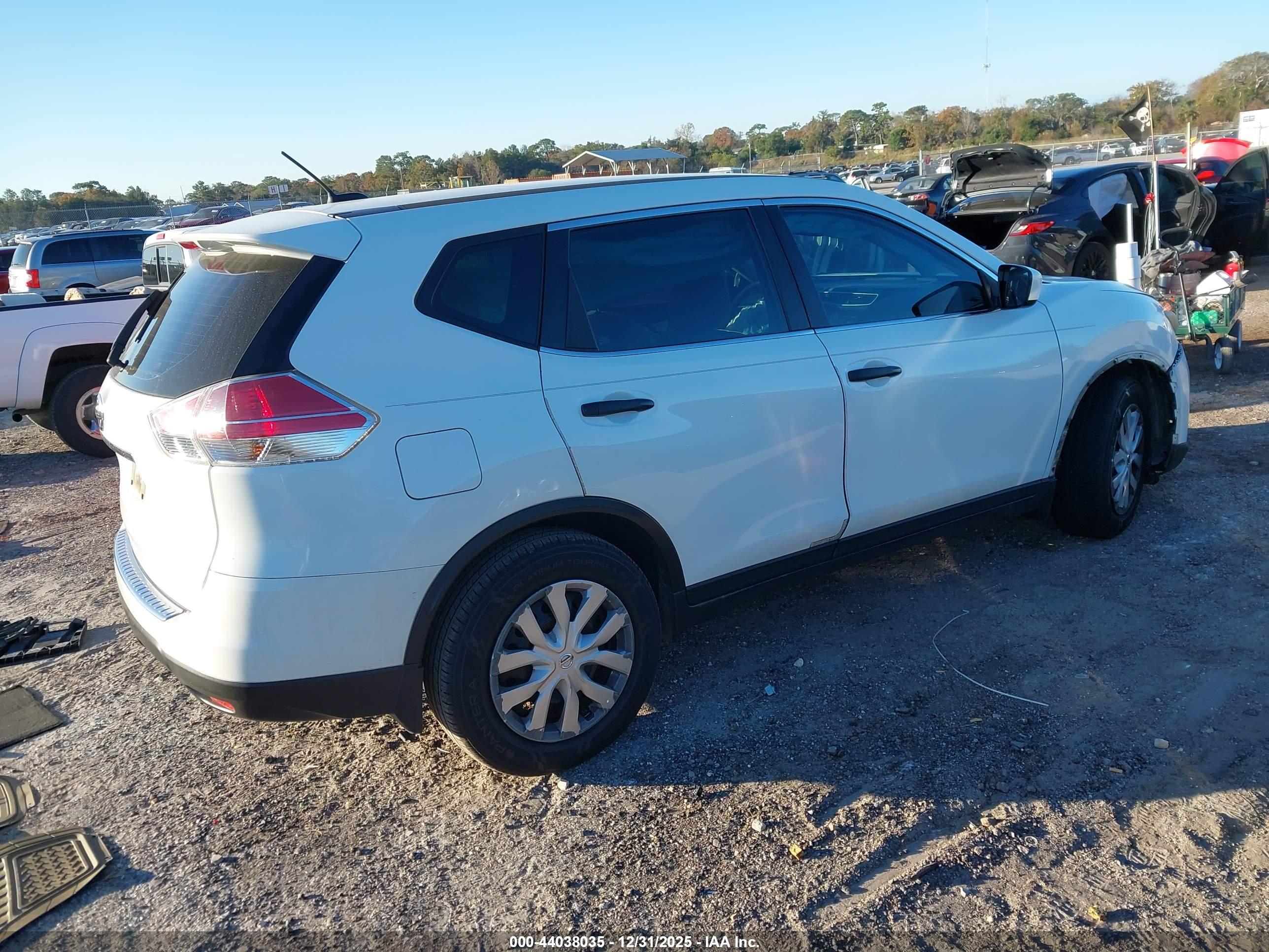 NISSAN ROGUE image 4