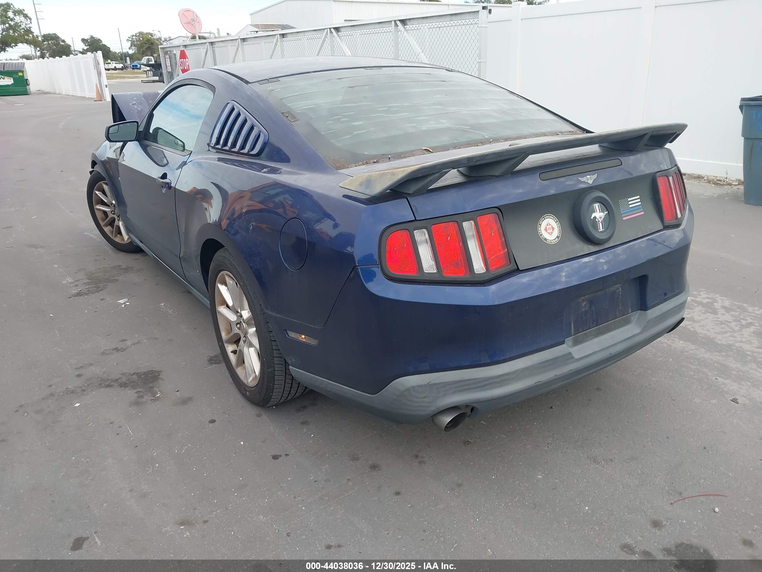 FORD MUSTANG image 3