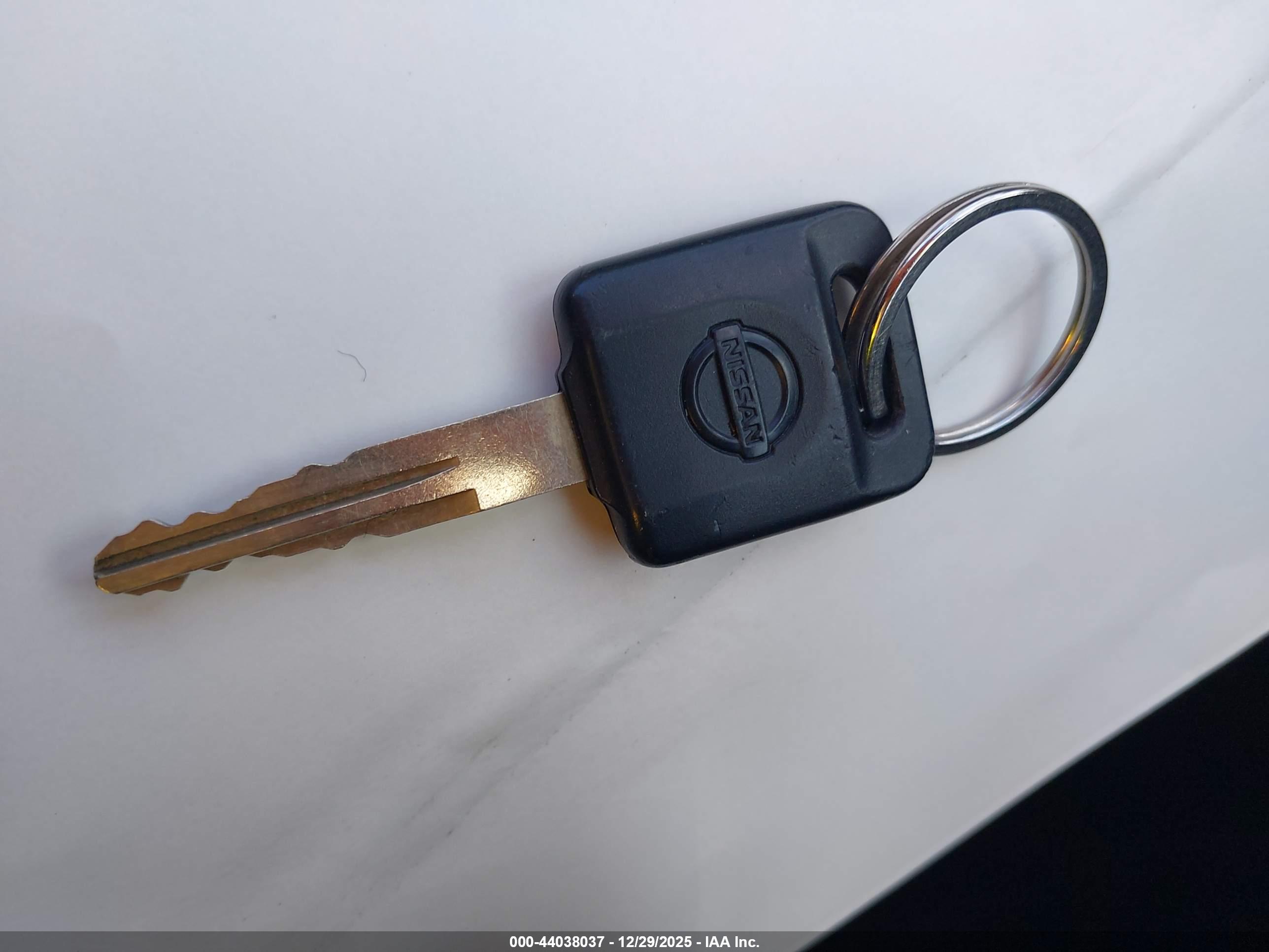 NISSAN VERSA image 11
