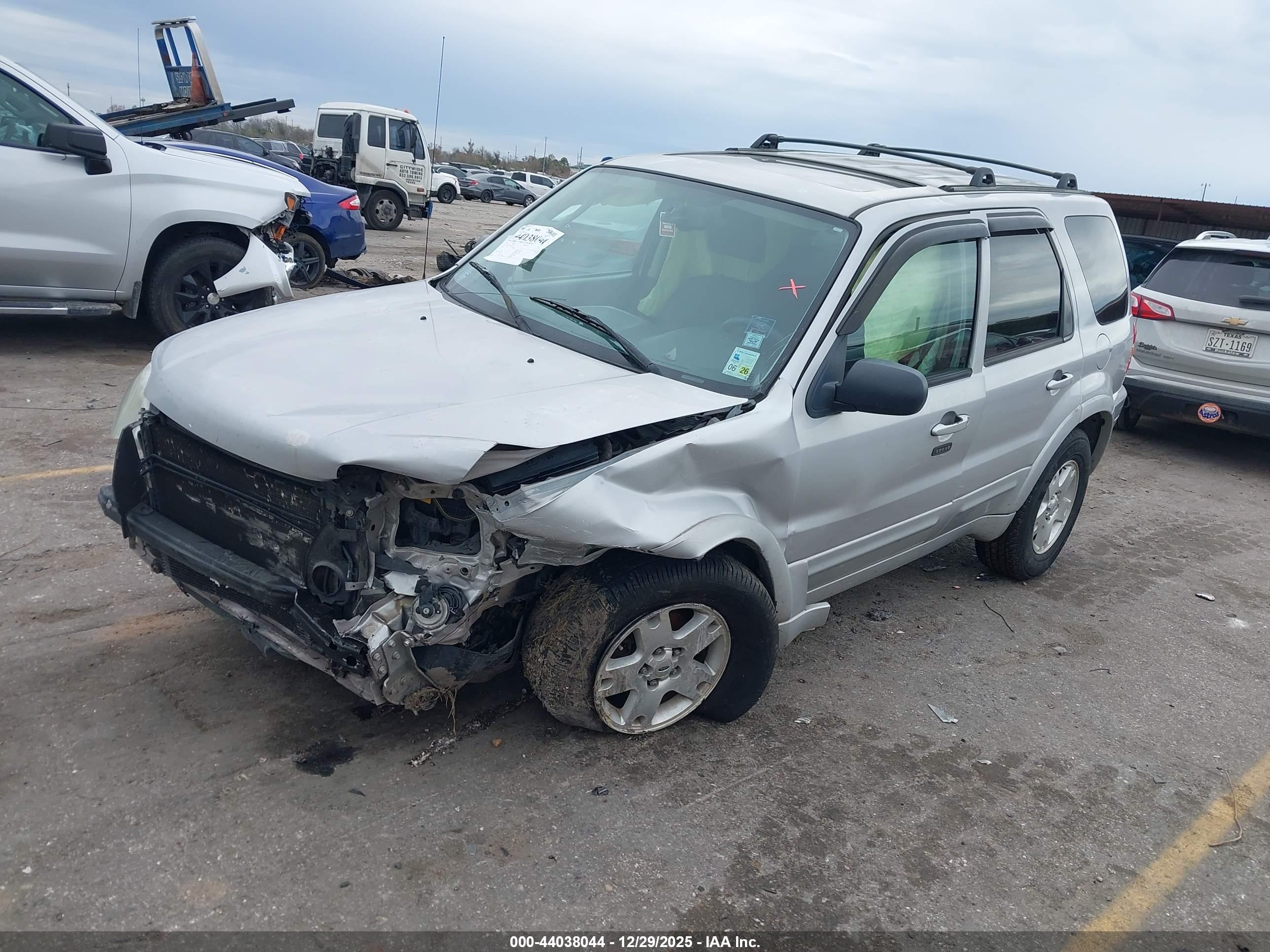 FORD ESCAPE image 2