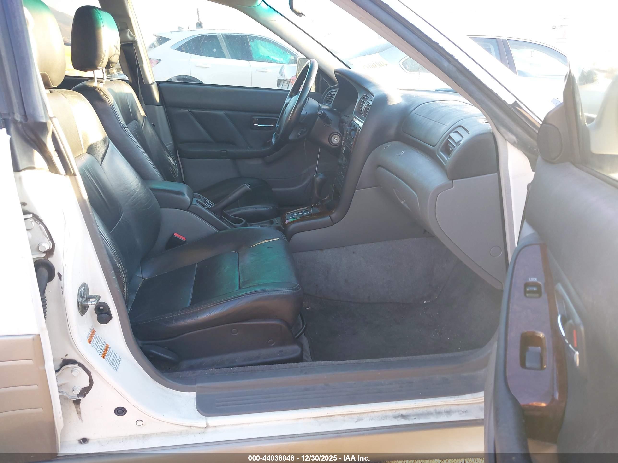 SUBARU OUTBACK image 5