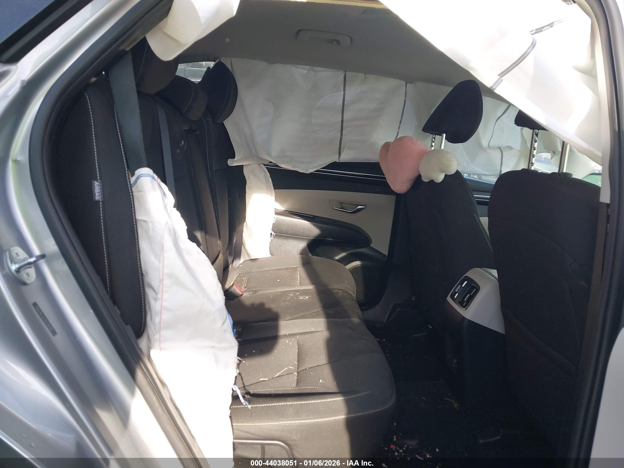 HYUNDAI TUCSON image 8
