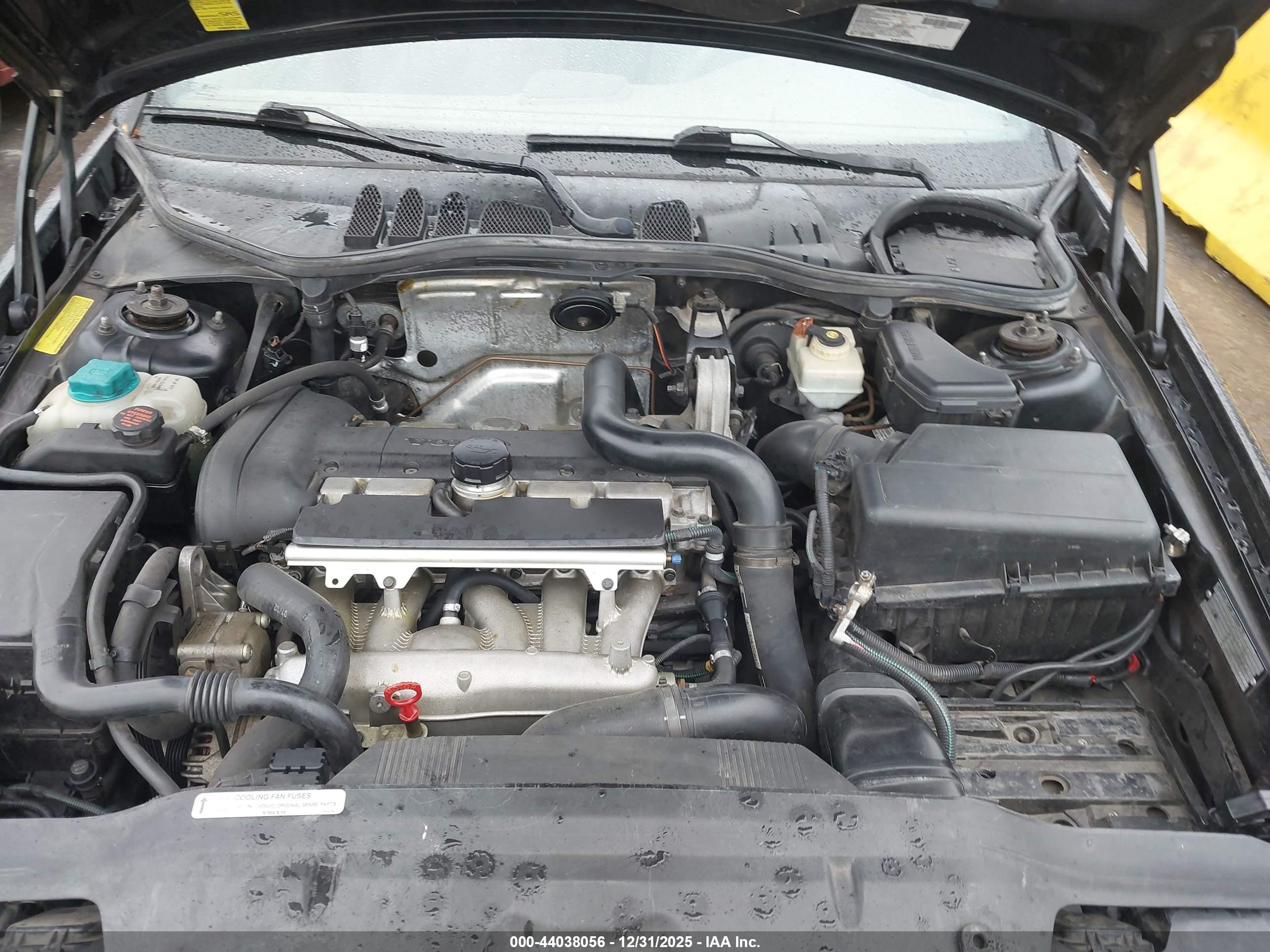VOLVO C70 image 10