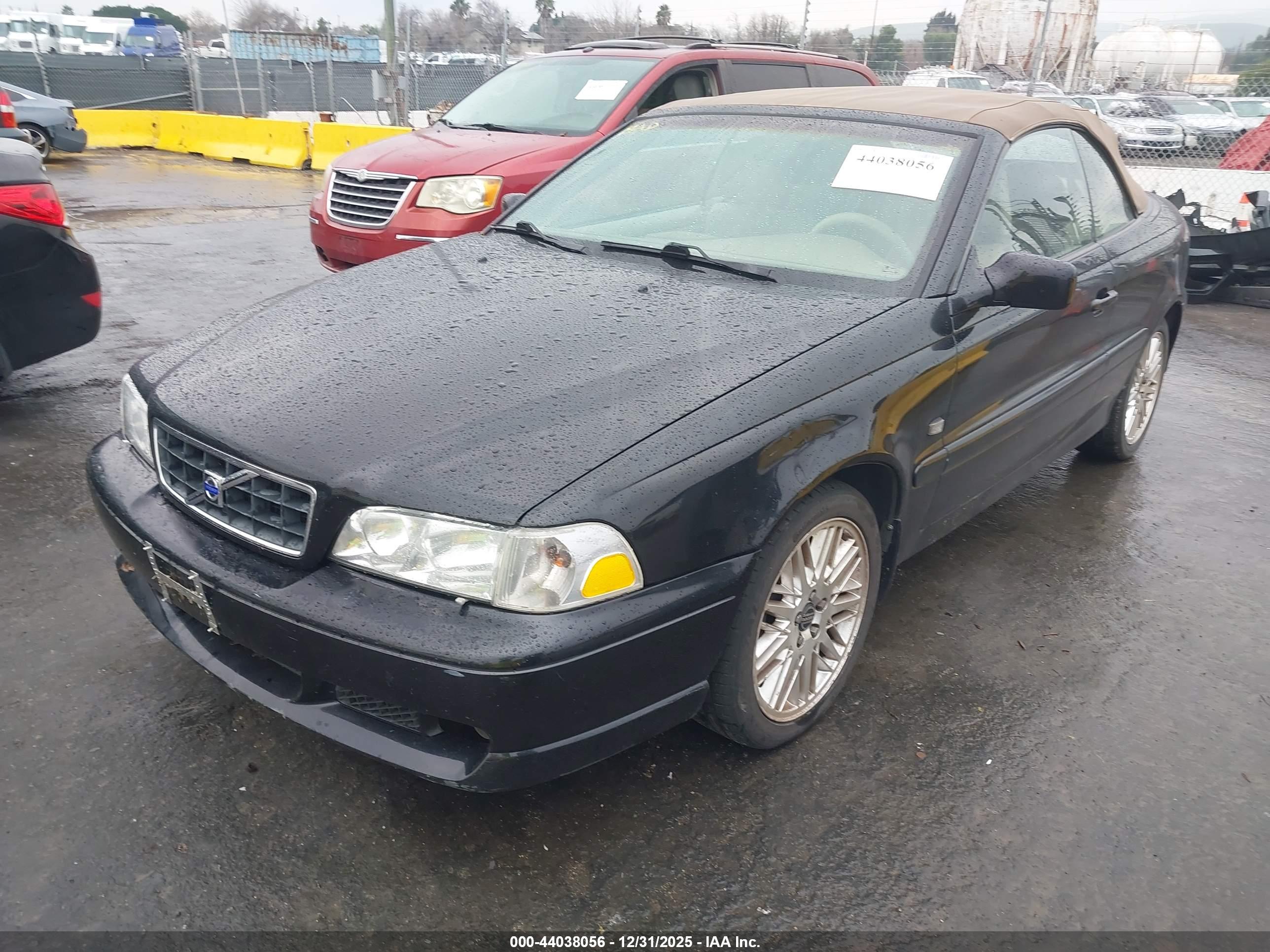 VOLVO C70 image 2