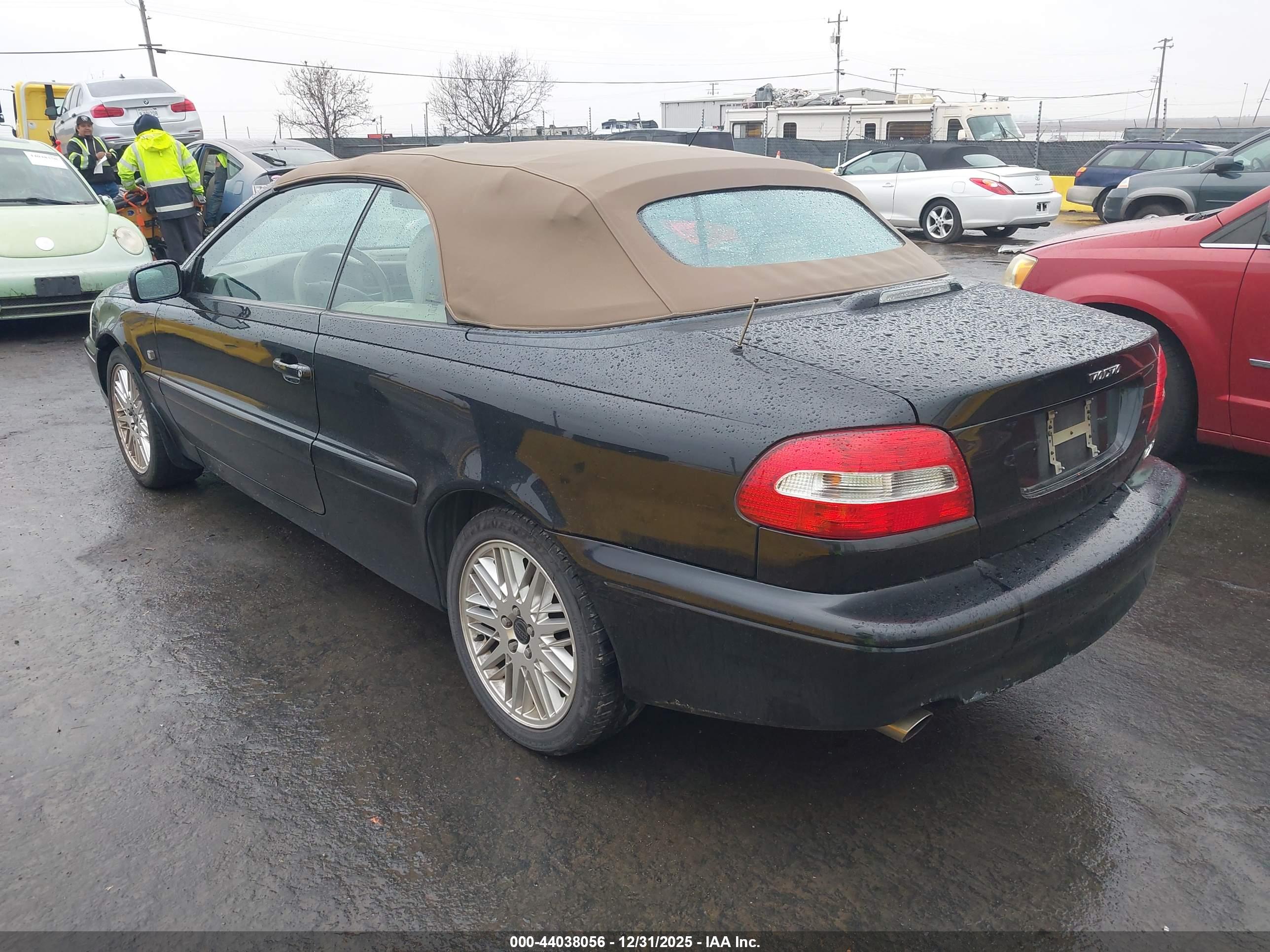 VOLVO C70 image 3