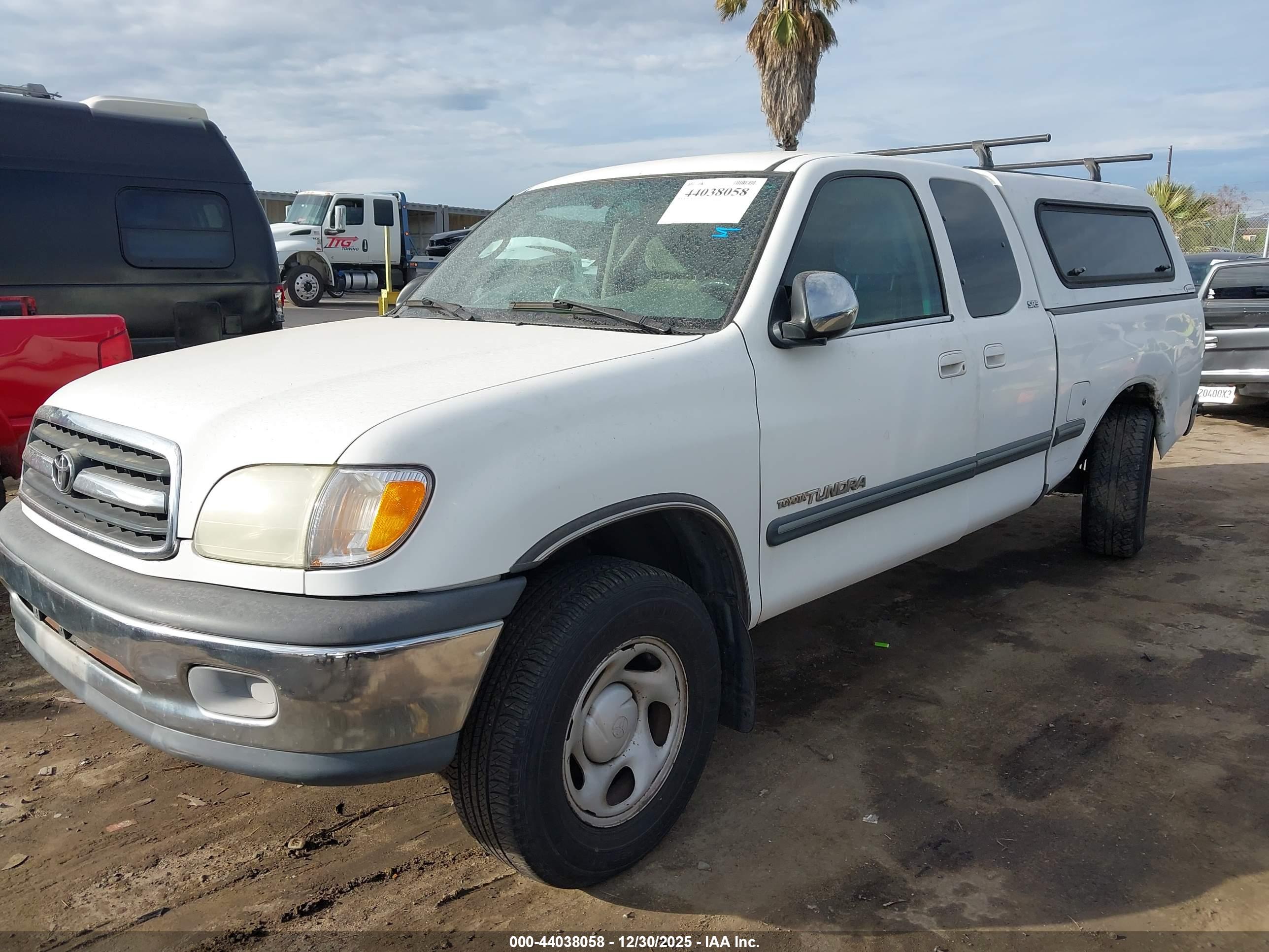 TOYOTA TUNDRA image 2