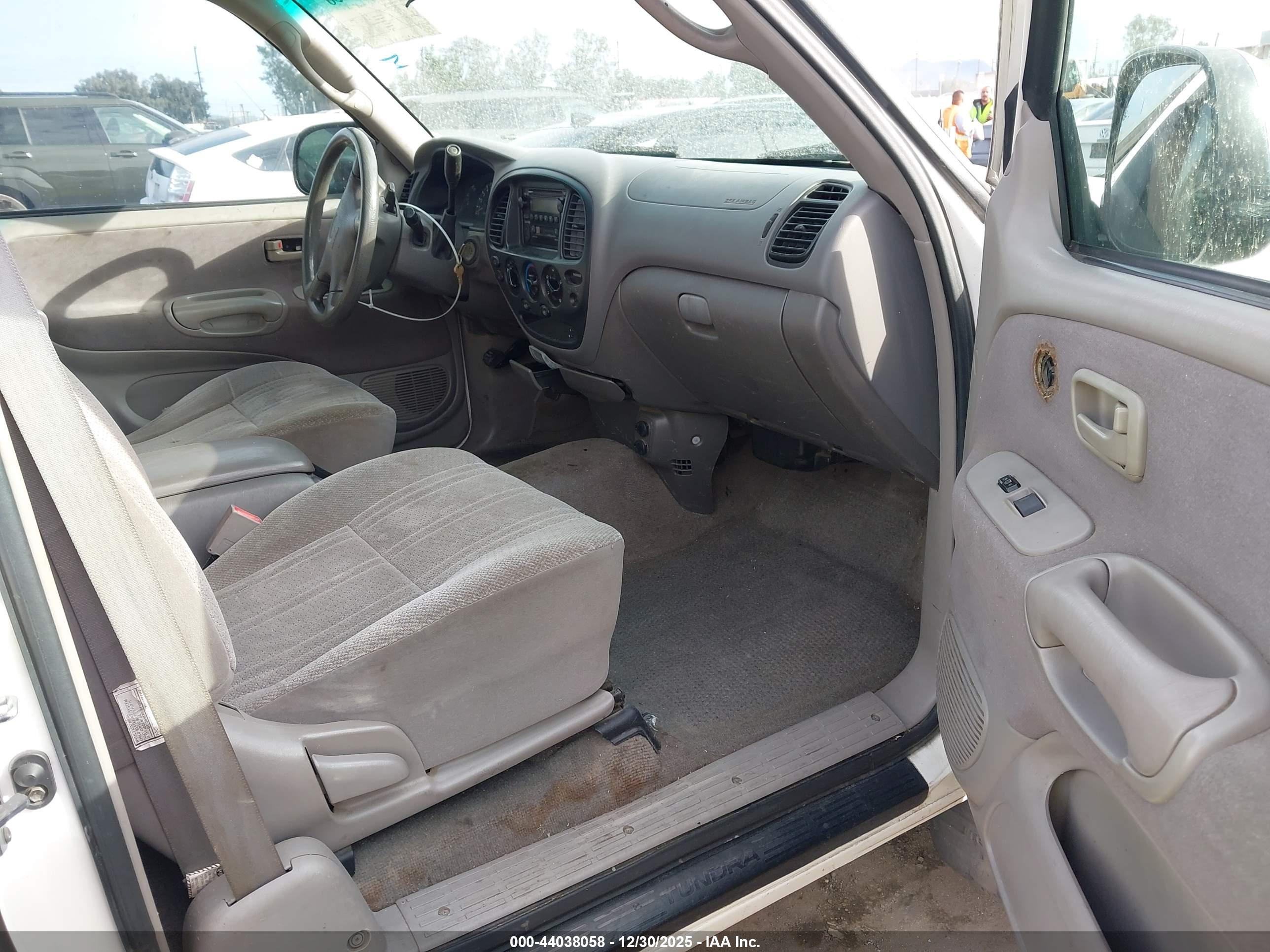 TOYOTA TUNDRA image 5