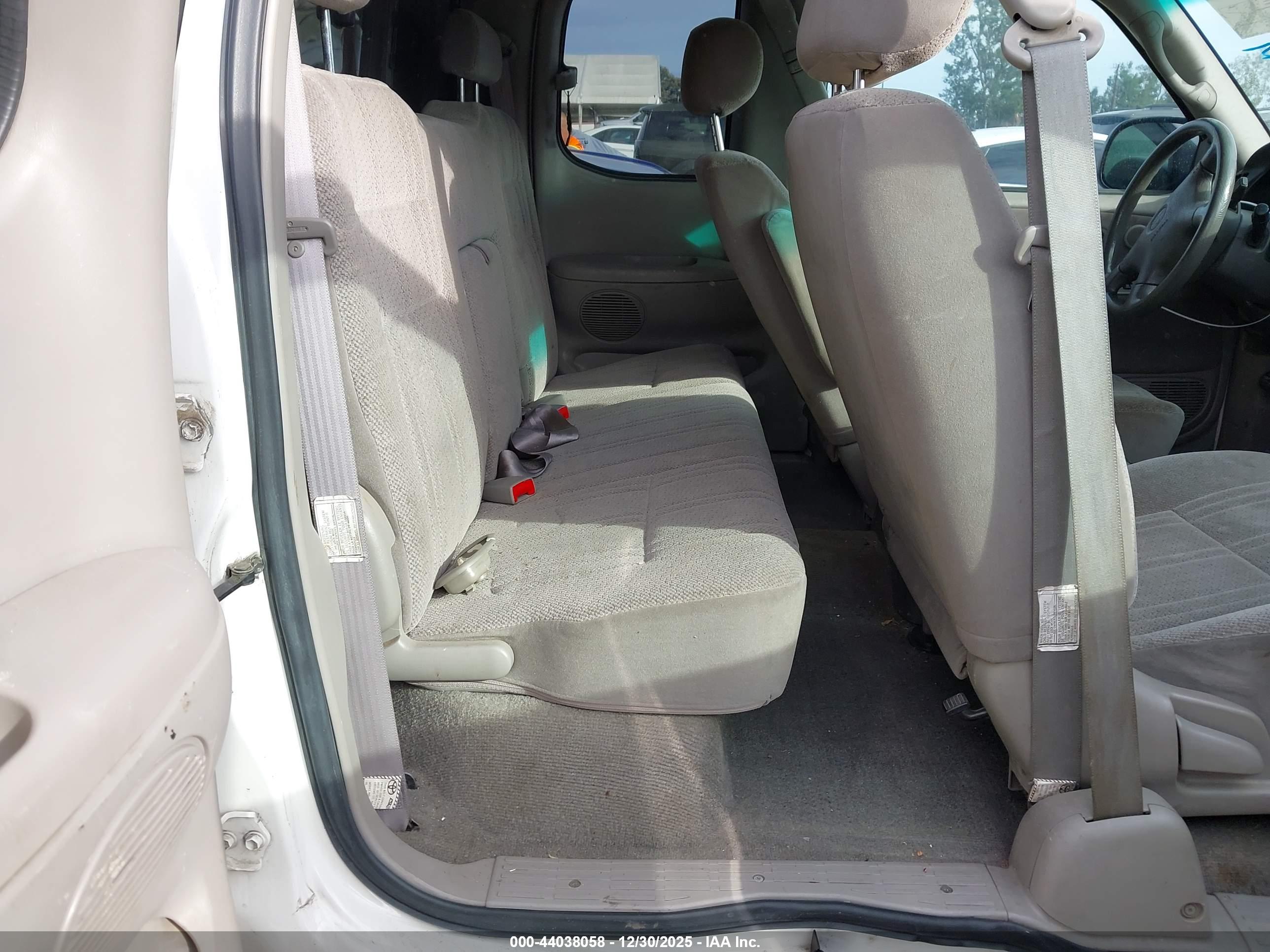 TOYOTA TUNDRA image 8