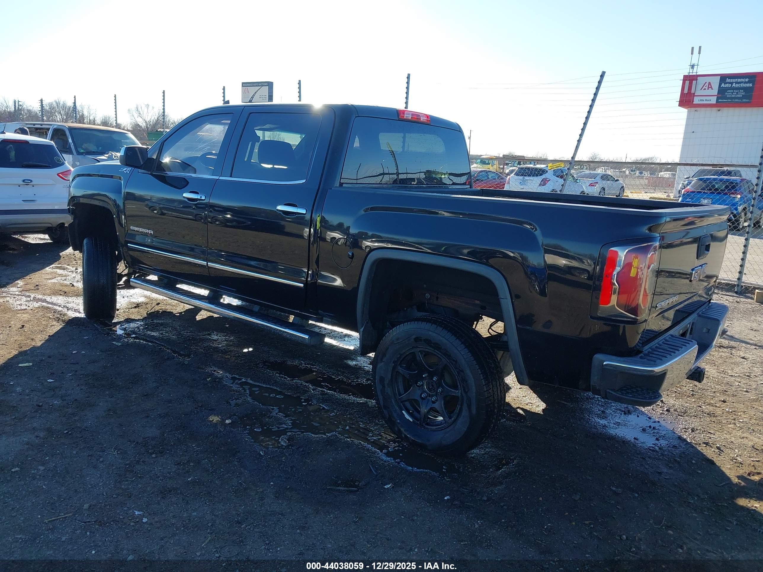 GMC SIERRA image 3