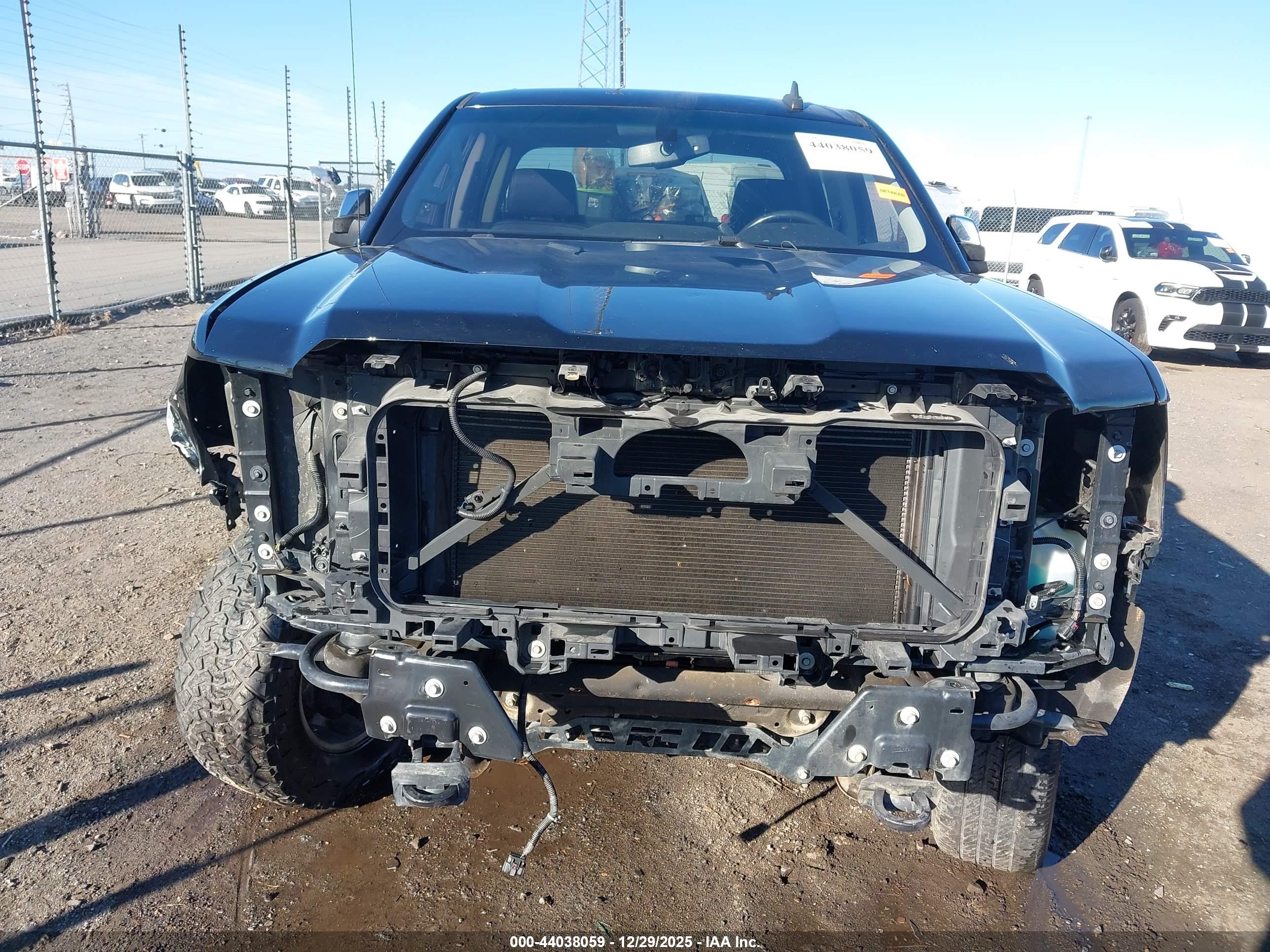 GMC SIERRA image 6