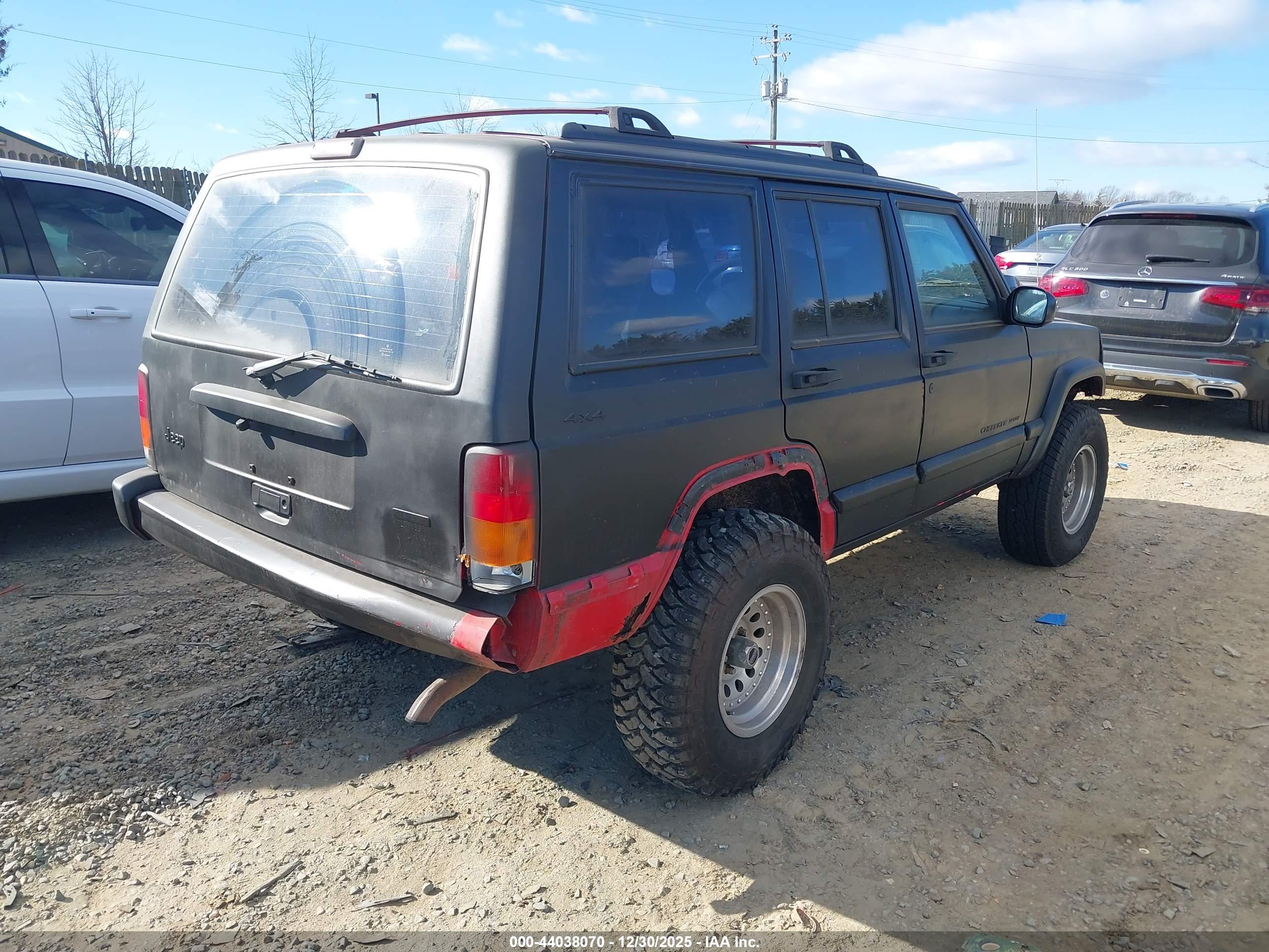JEEP CHEROKEE image 4