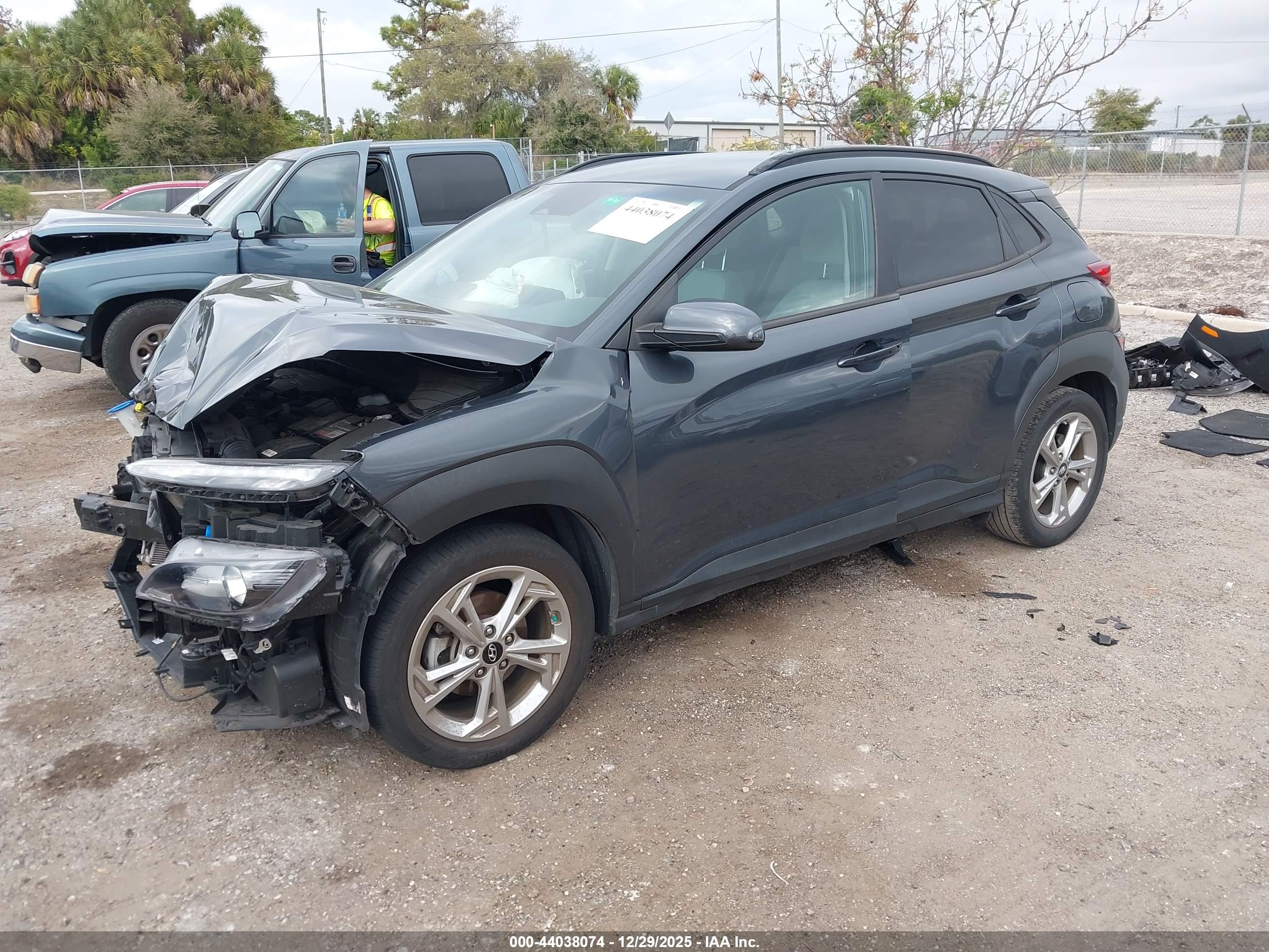 HYUNDAI KONA image 2