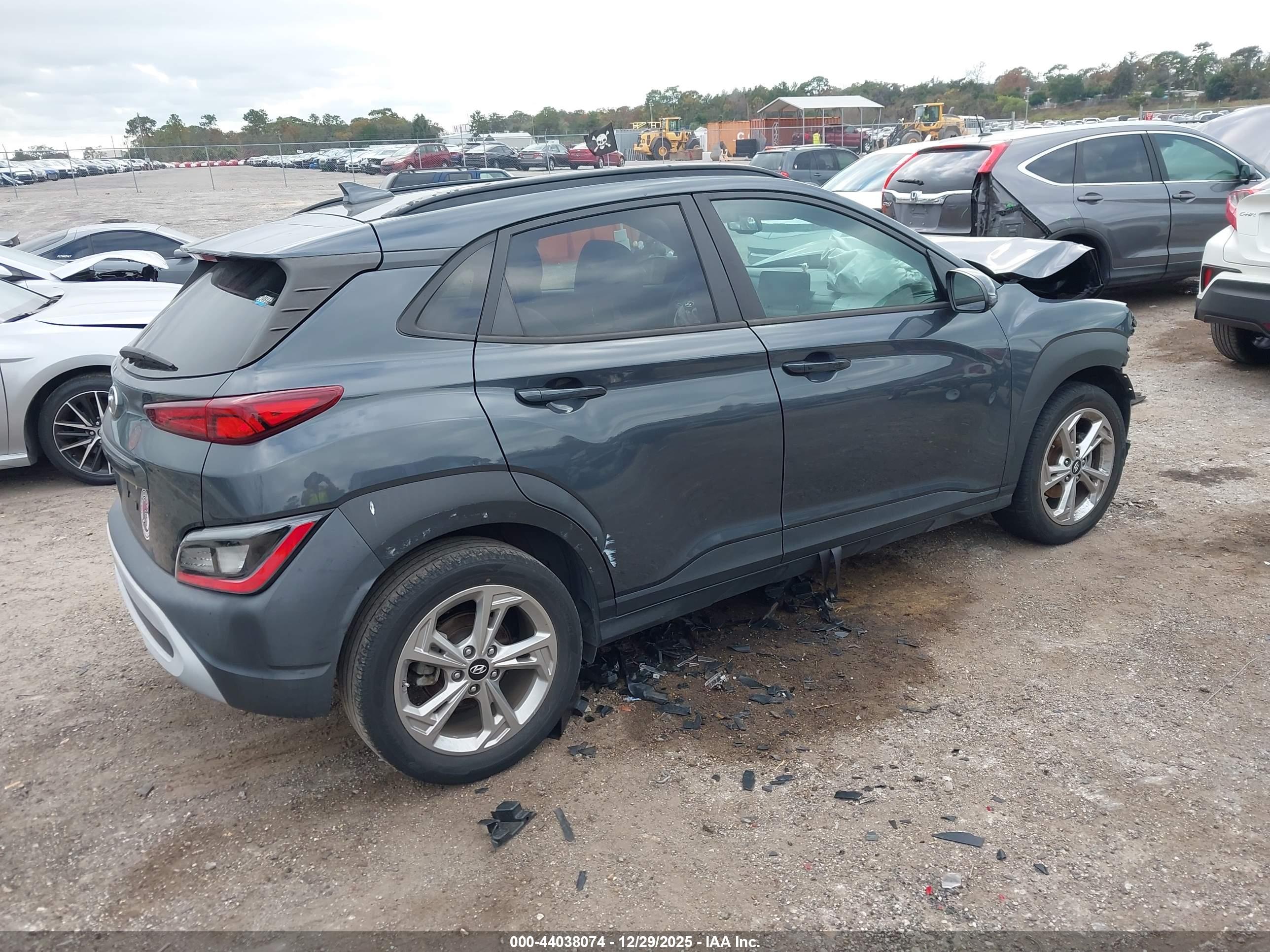 HYUNDAI KONA image 4