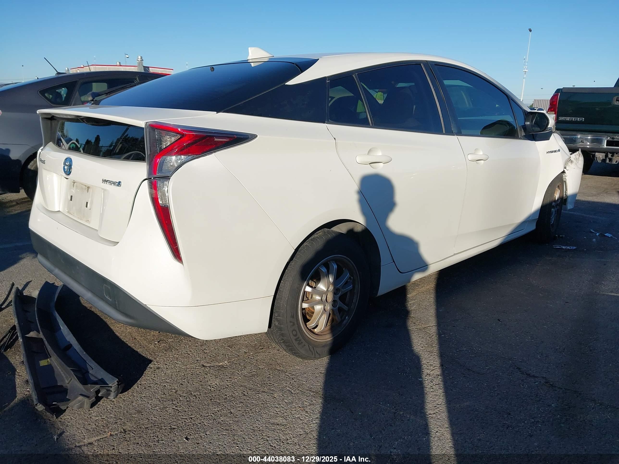 TOYOTA PRIUS image 4