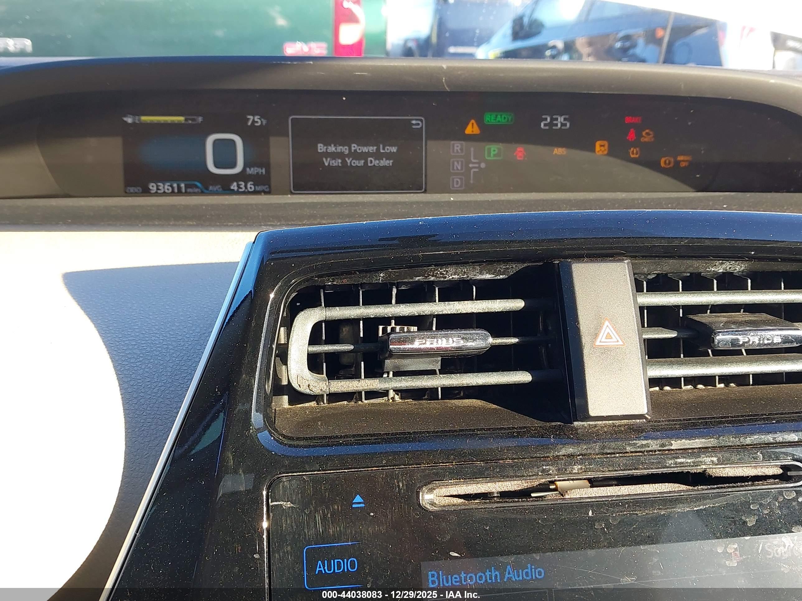 TOYOTA PRIUS image 7