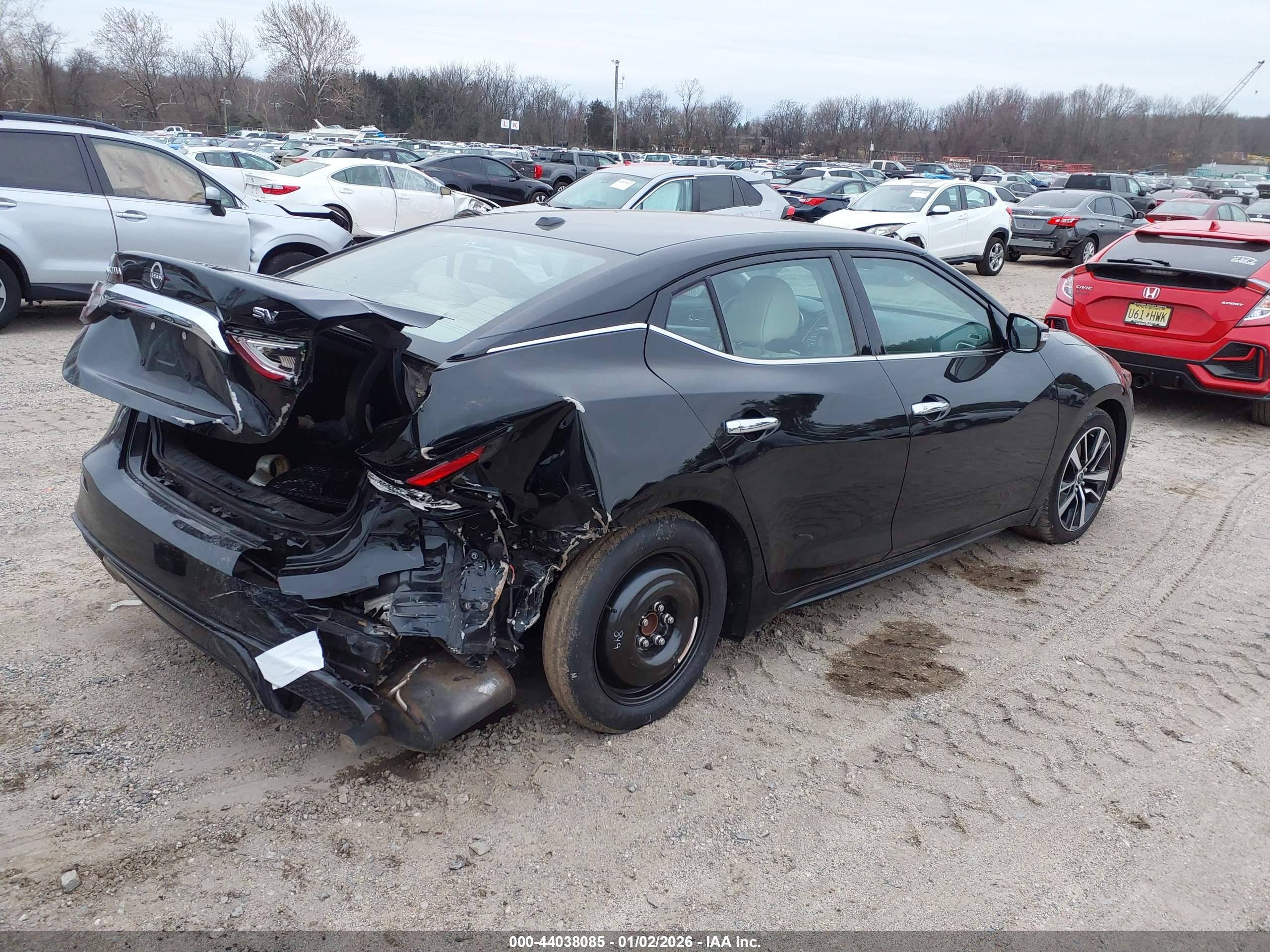 NISSAN MAXIMA image 4