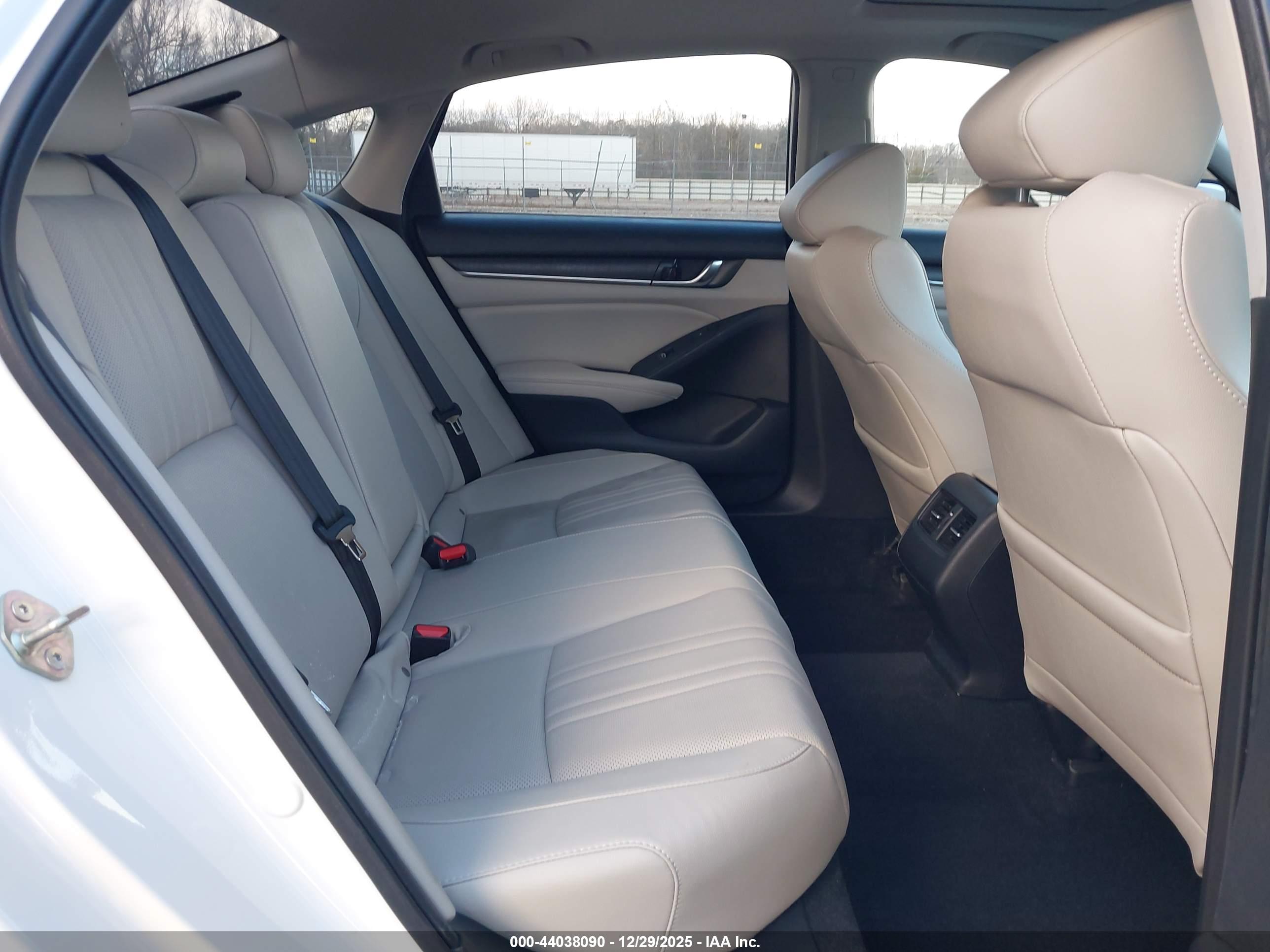 HONDA ACCORD image 8