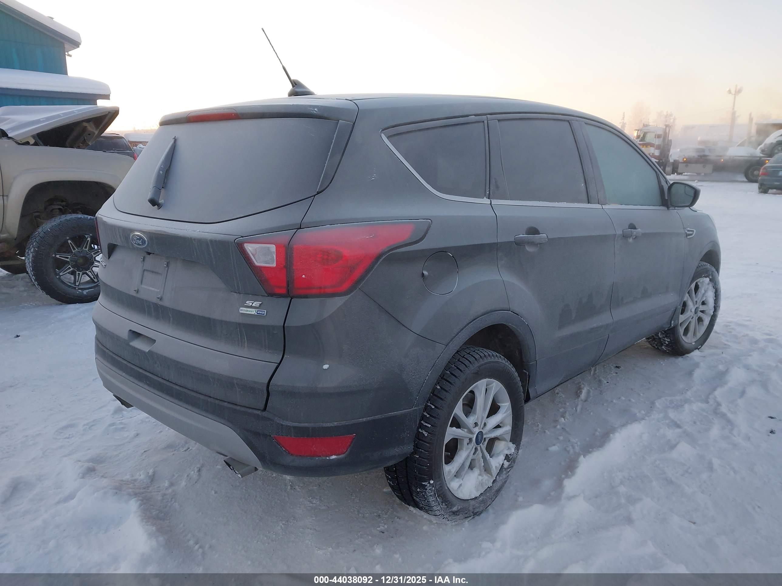 FORD ESCAPE image 4