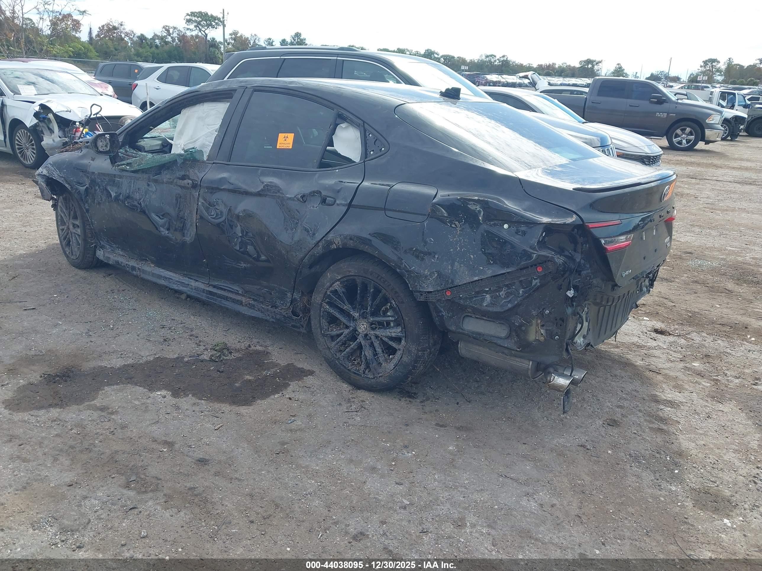 TOYOTA CAMRY image 3