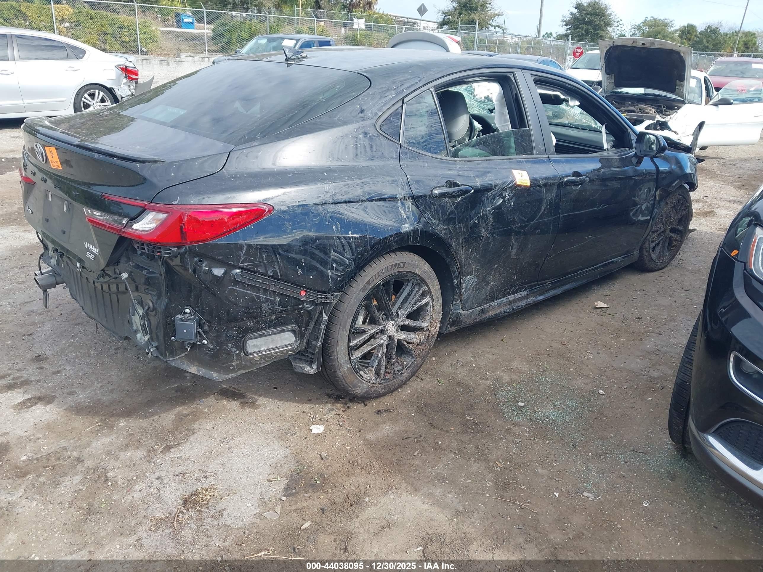 TOYOTA CAMRY image 4